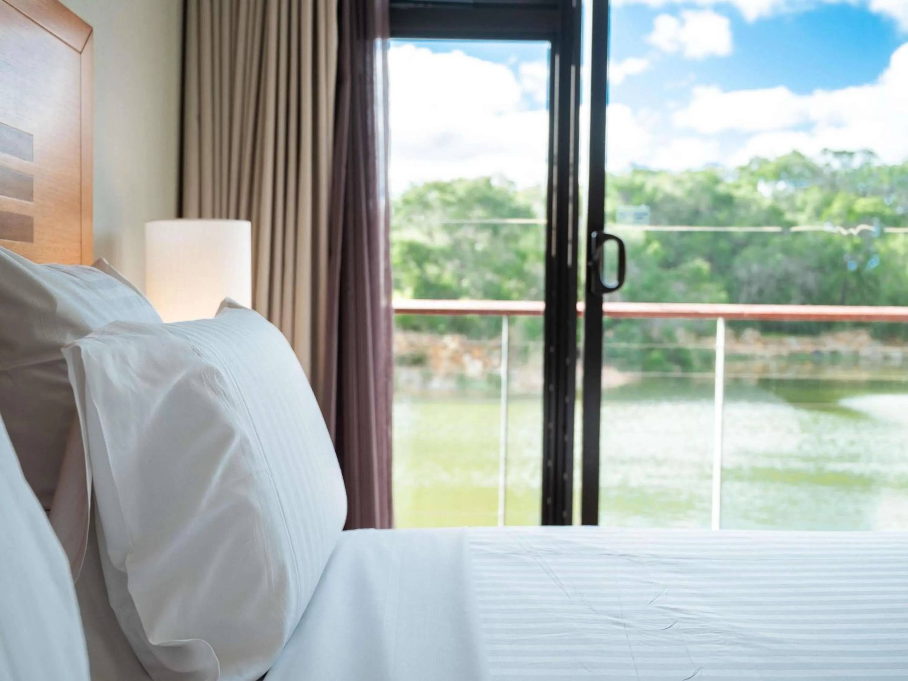 Bedroom, Bed in Pullman Bunker Bay Resort Margaret River