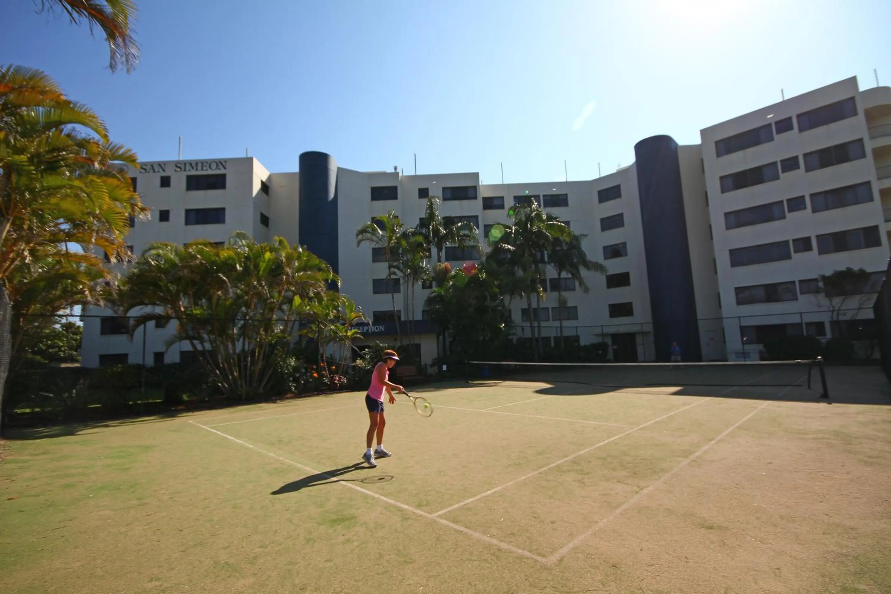 Facade/entrance in San Simeon Beachfront Apartments Tugun