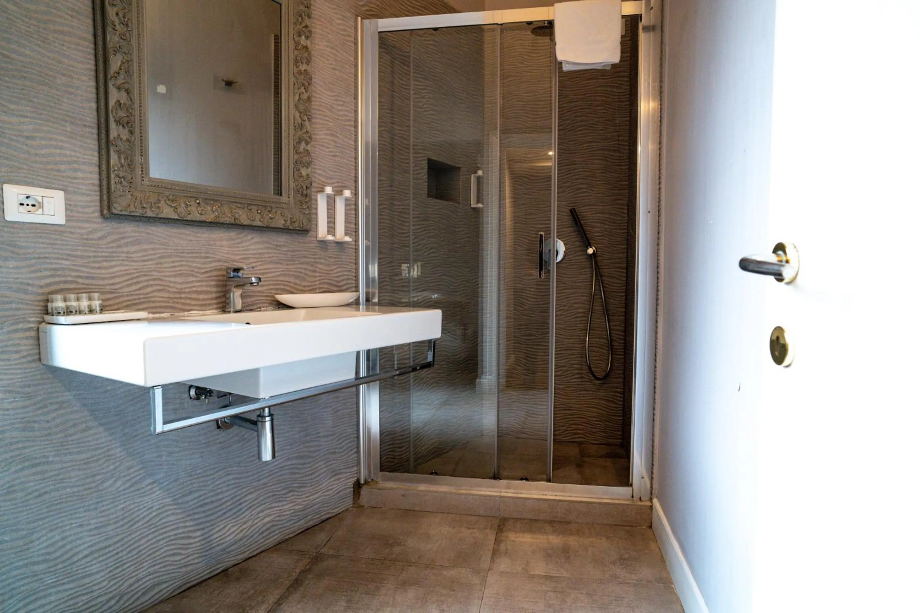 Spagna Art & Suites - CA Domus Collection