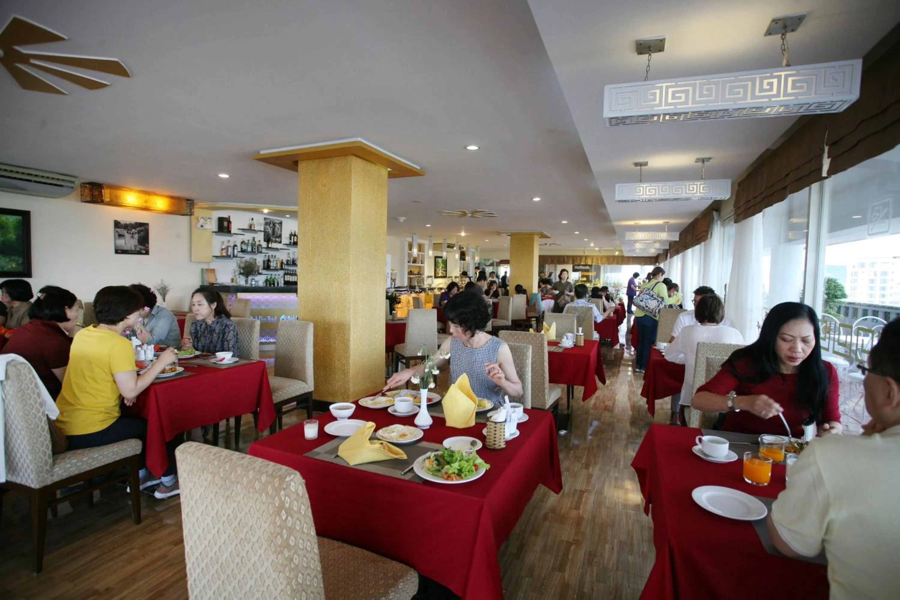 Breakfast in Park View Hotel