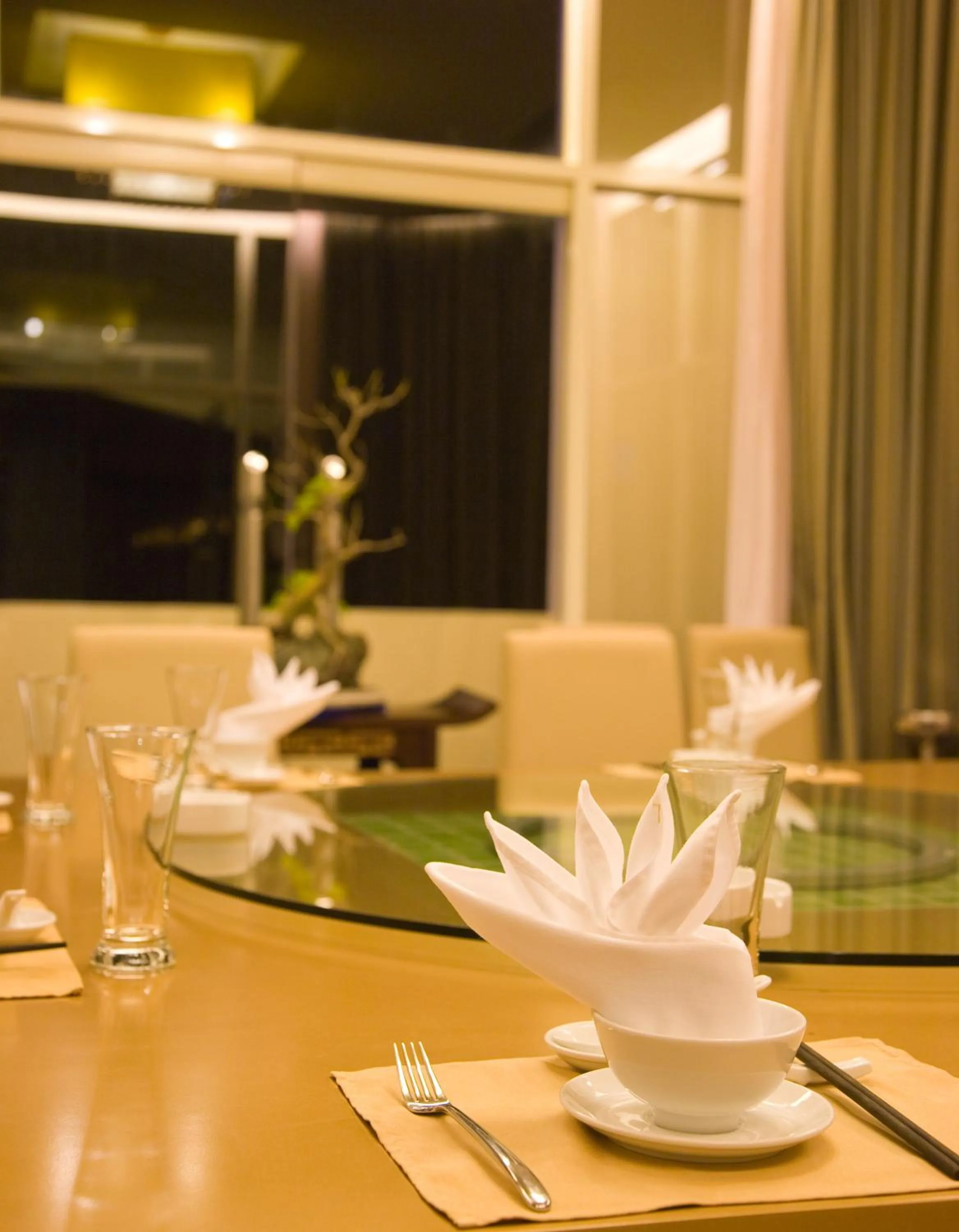 Restaurant/places to eat in Park View Hotel