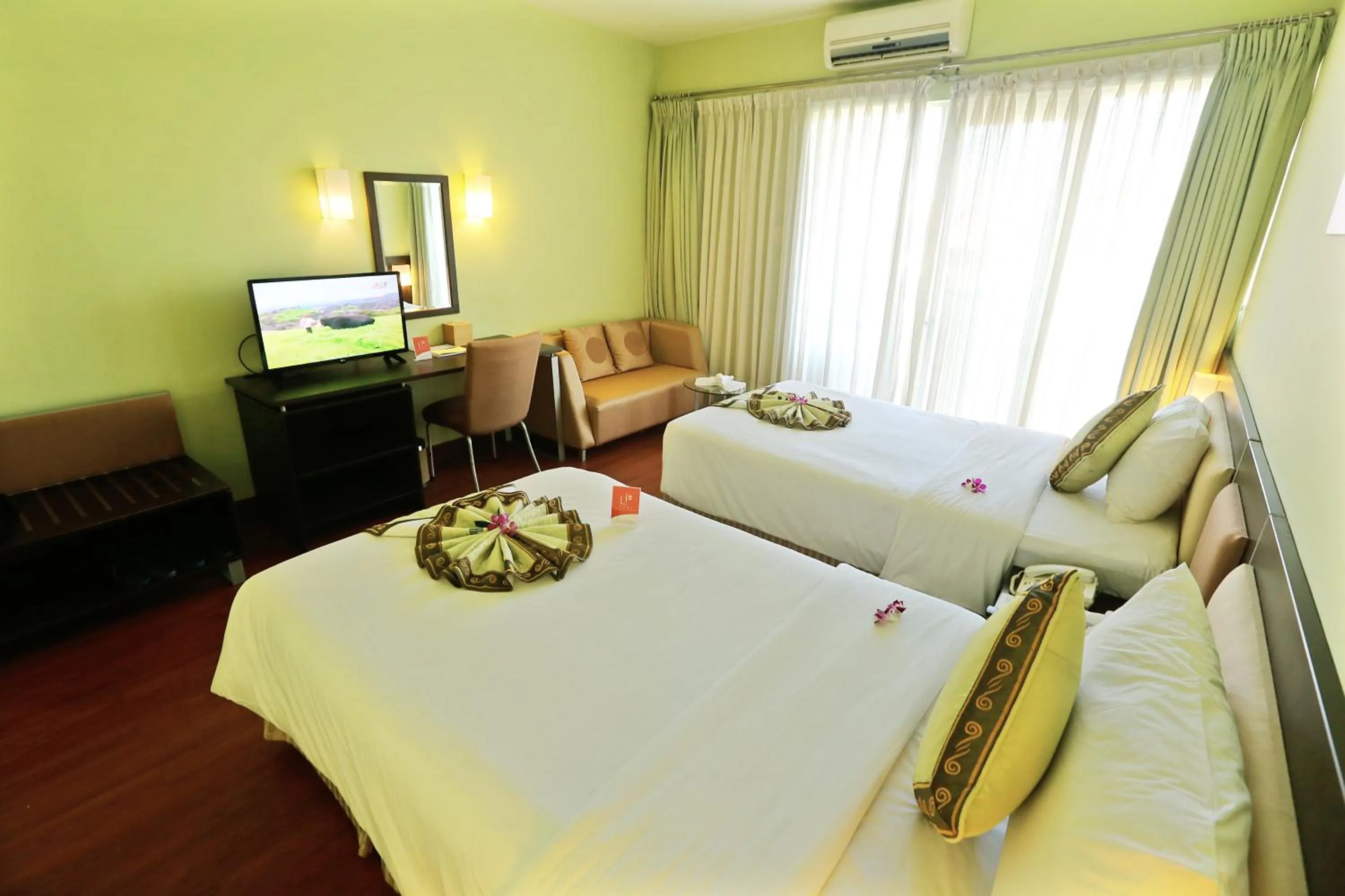 Bed in Park View Hotel