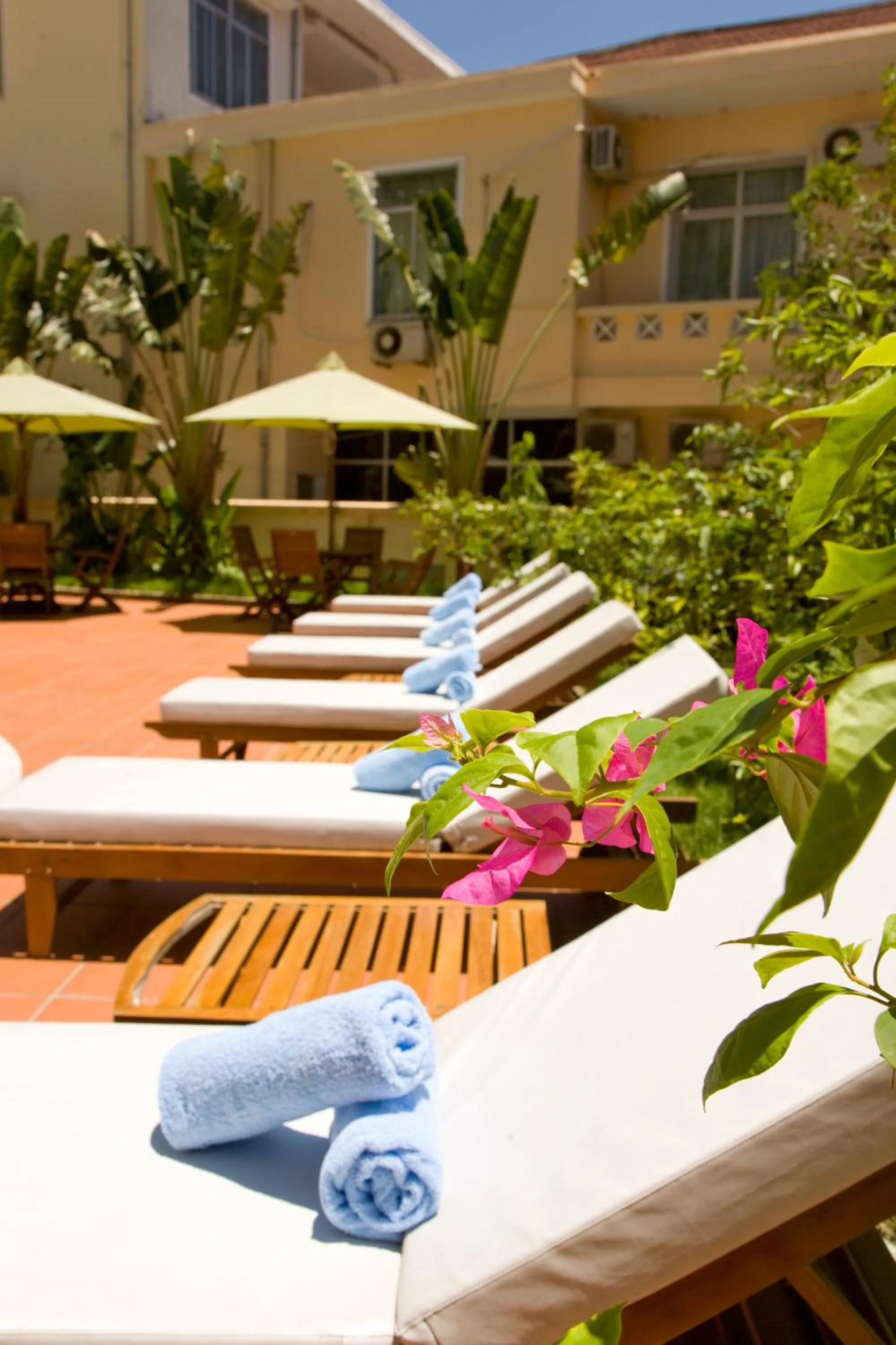 Swimming pool in Park View Hotel