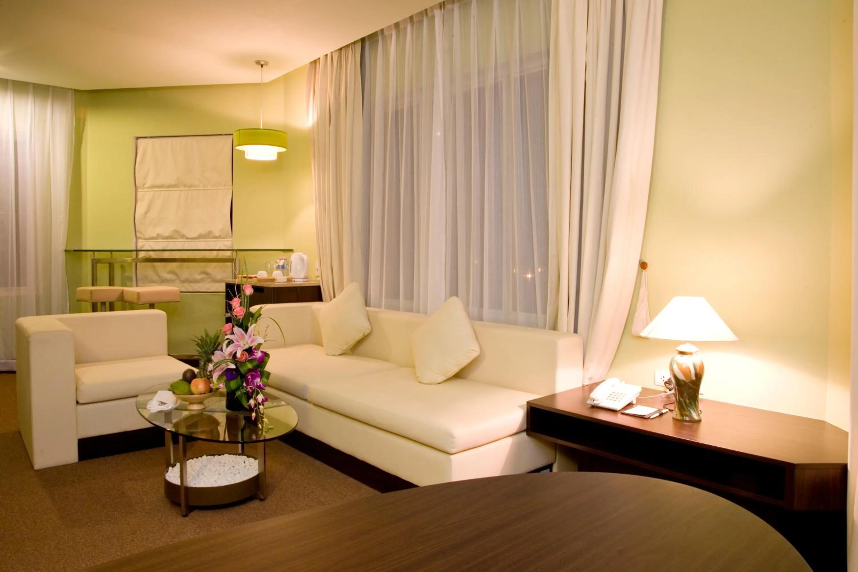 Communal lounge/ TV room, Bed in Park View Hotel