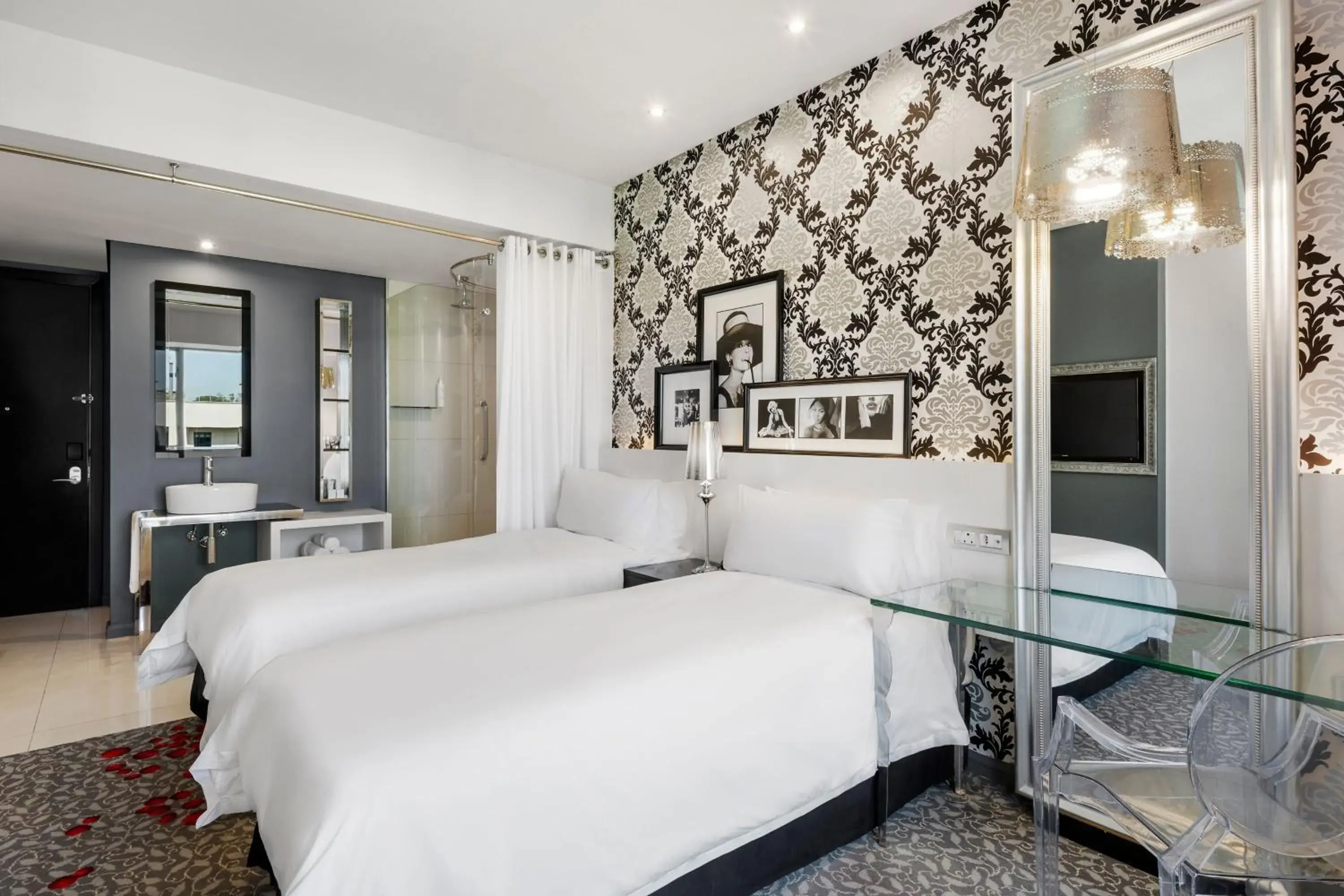Guest room, 2 Twin/Single Bed(s) in Protea Hotel Fire & Ice! by Marriott Johannesburg Melrose Arch Guest room, 2 Twin/Single Bed(s) in Protea Hotel Fire & Ice! by Marriott Johannesburg Melrose Arch