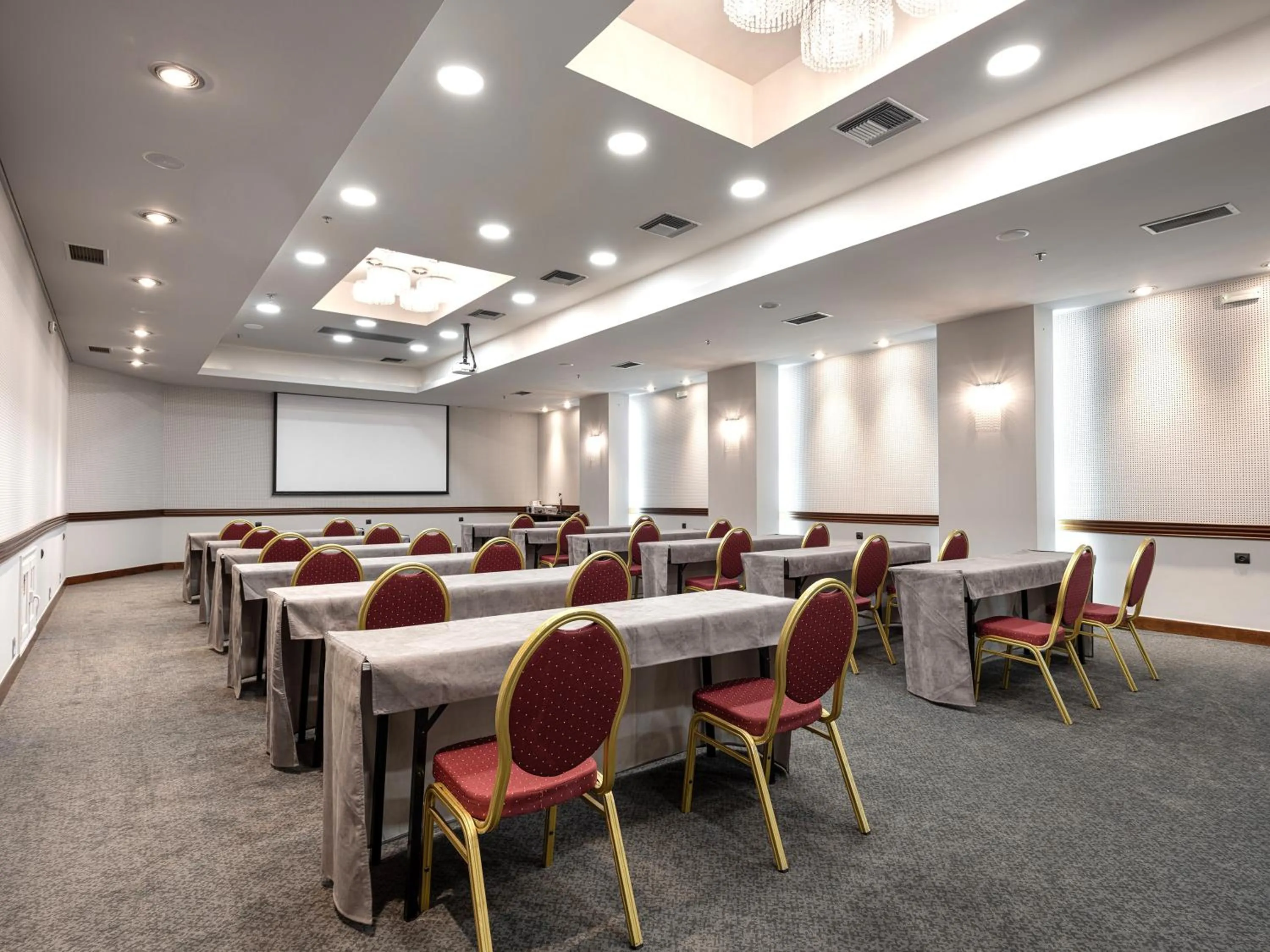 Meeting/conference room in Civitel Akali Hotel