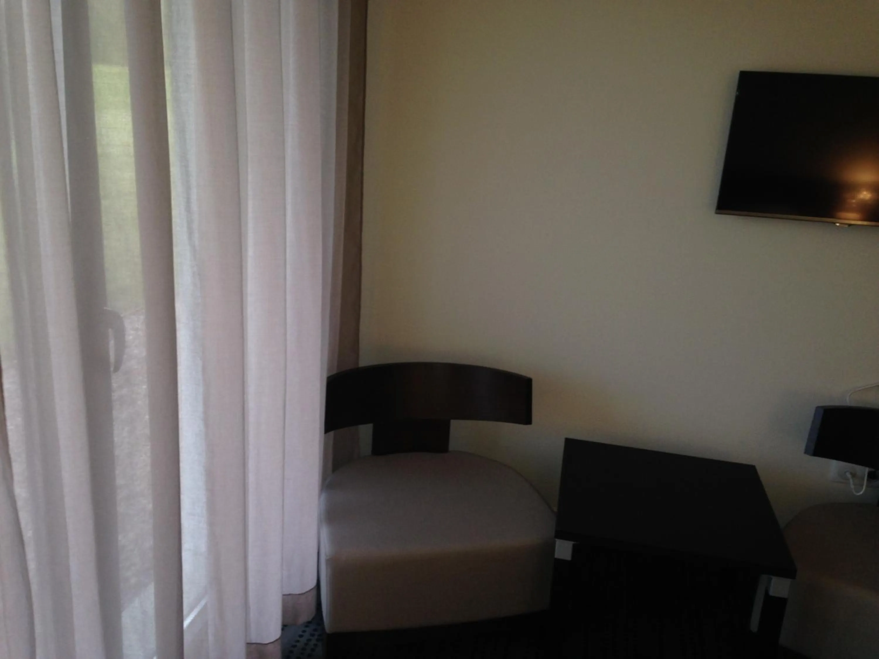 Photo of the whole room in Hotel - Restaurant La Claire Forêt