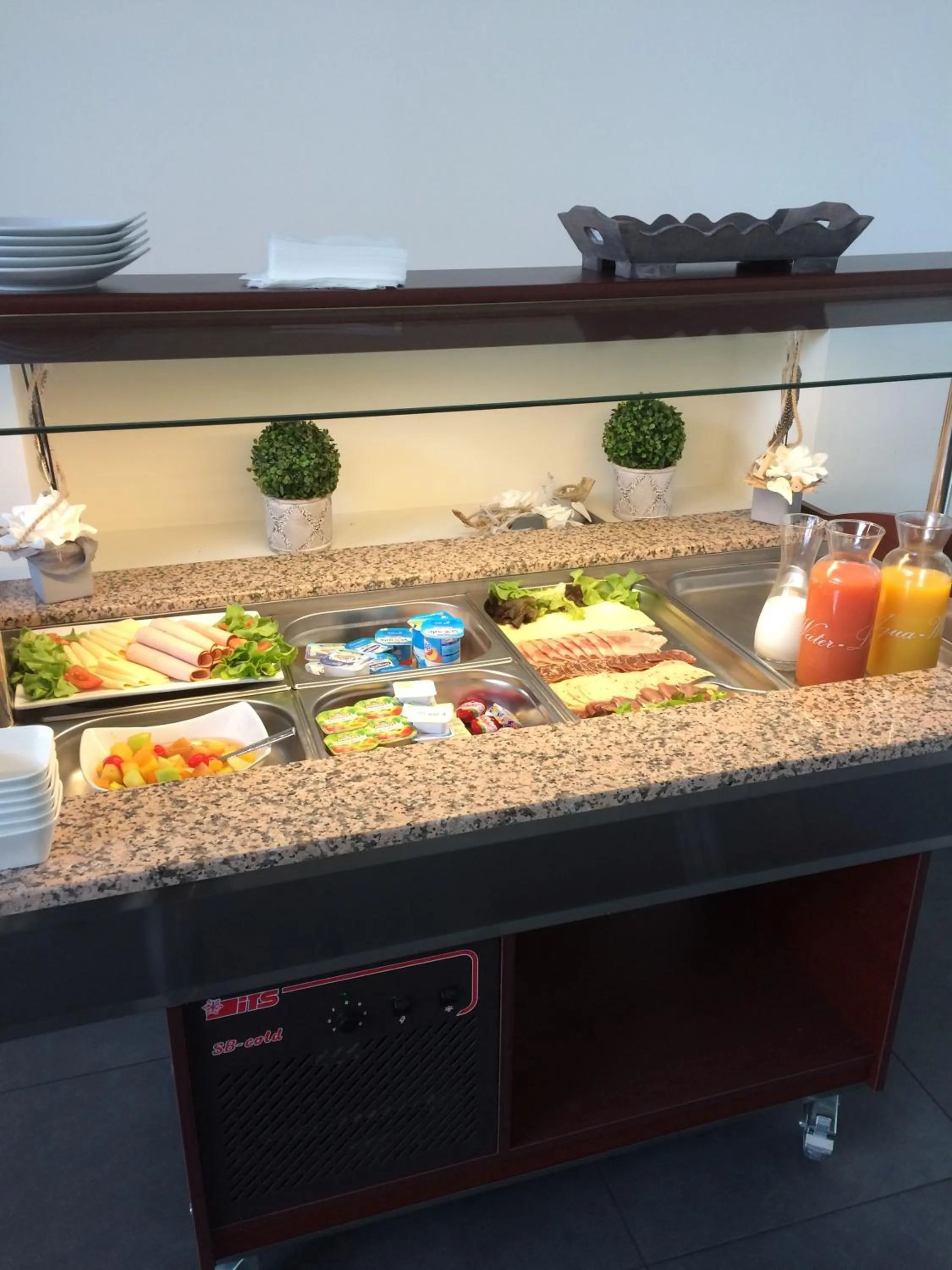 Breakfast in Hotel - Restaurant La Claire Forêt