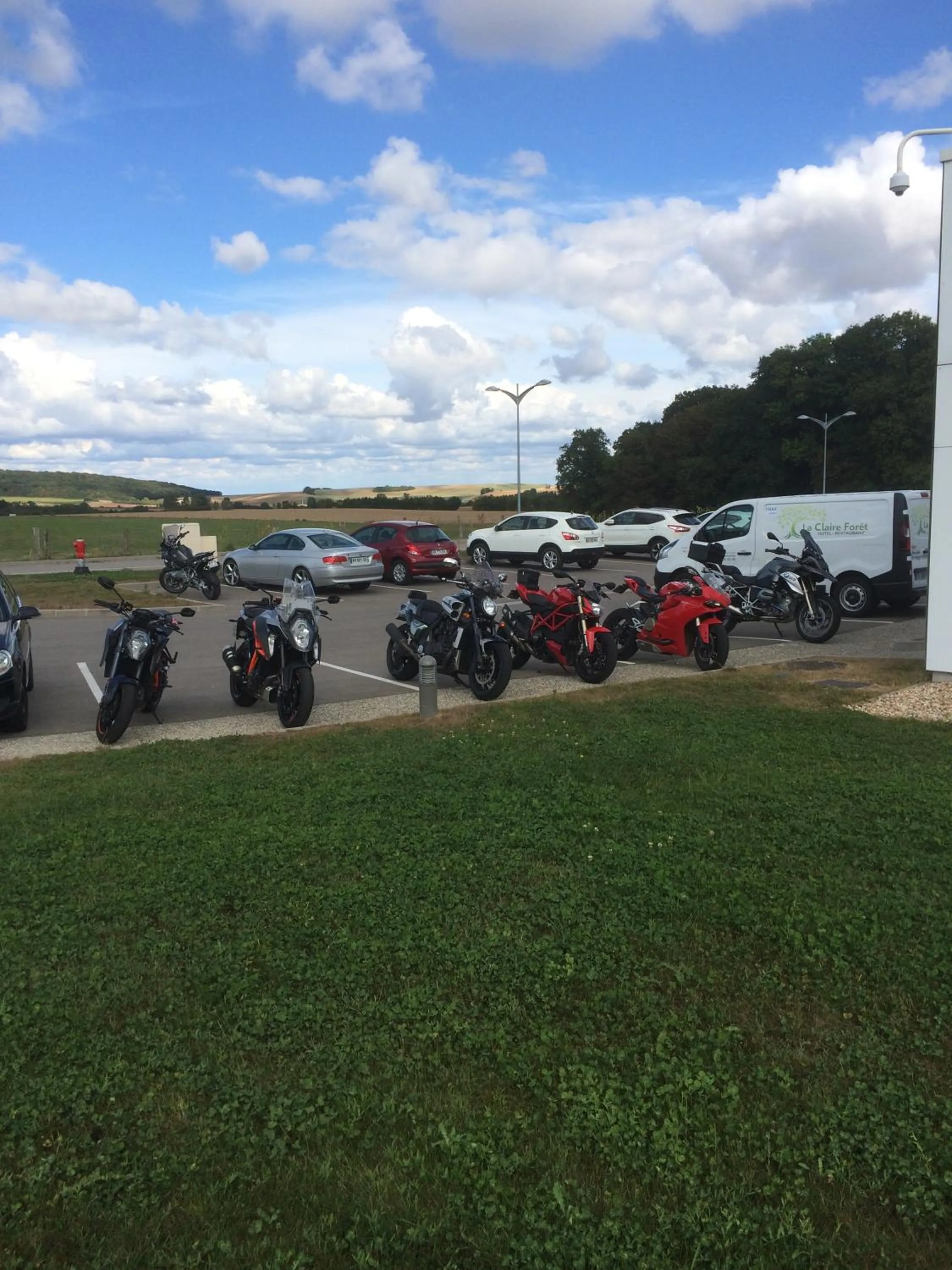 Property building in Hotel - Restaurant La Claire Forêt