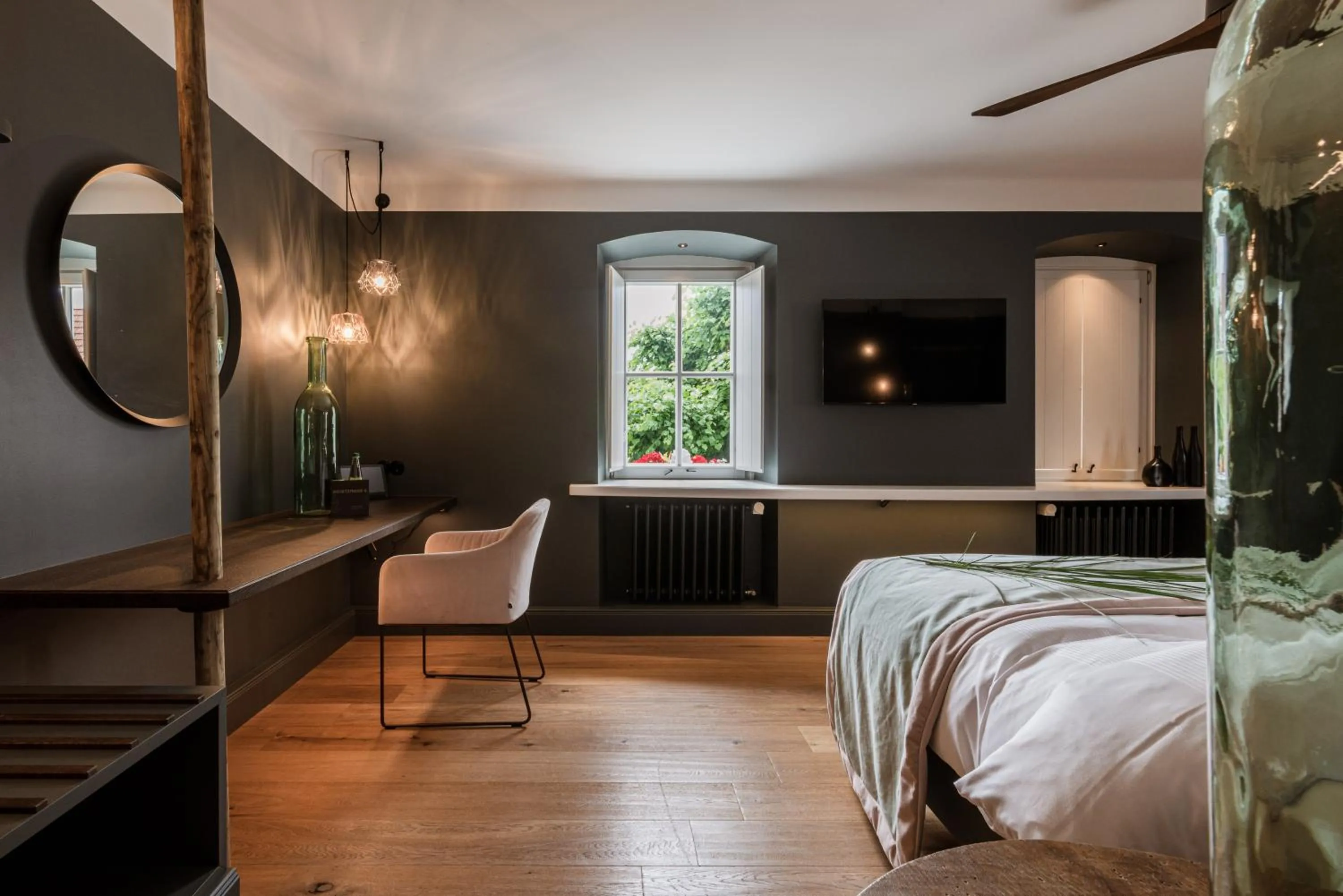 Photo of the whole room, Bed in Hotel / Weingut Meintzinger