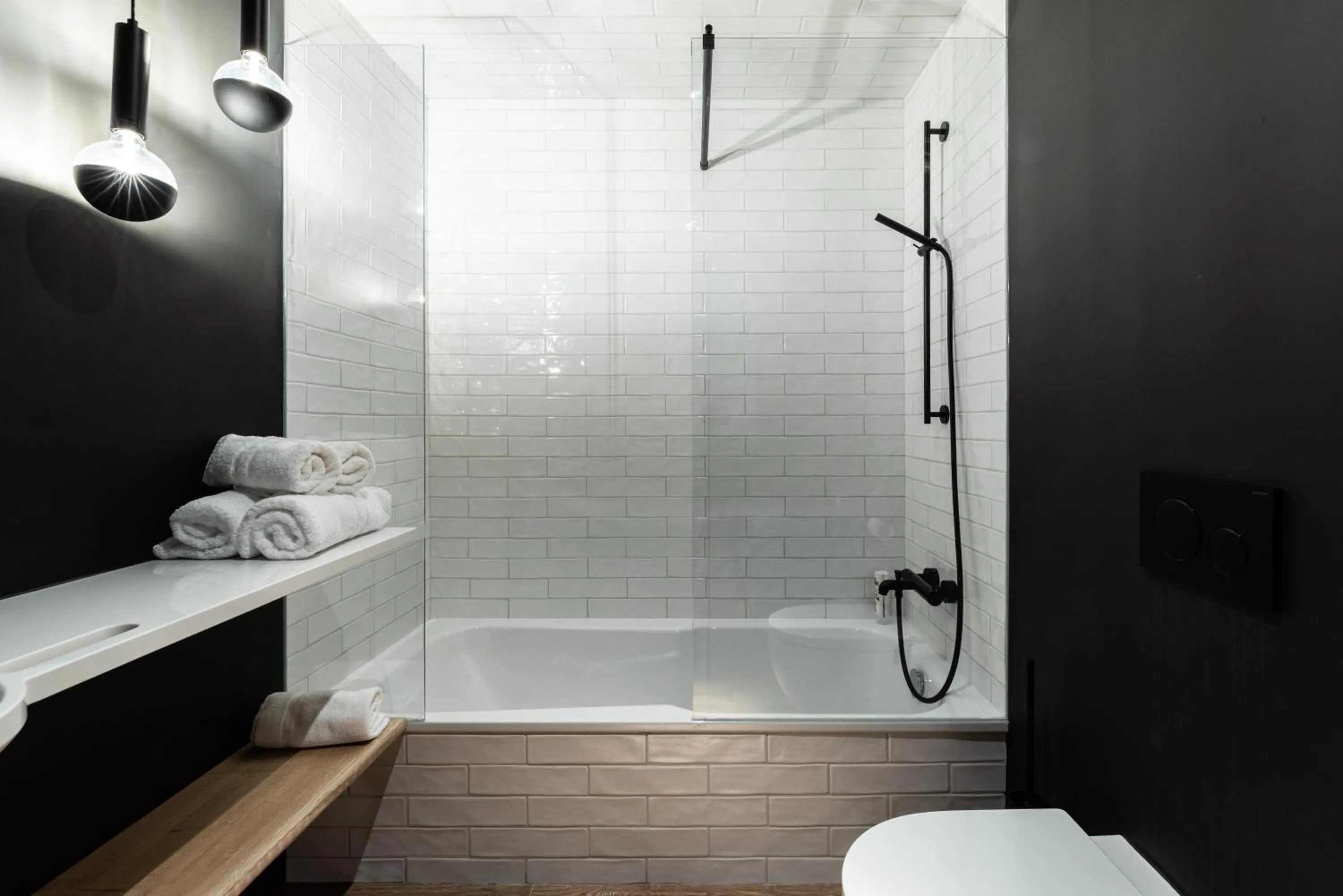 Bathroom, Bed in Hotel / Weingut Meintzinger