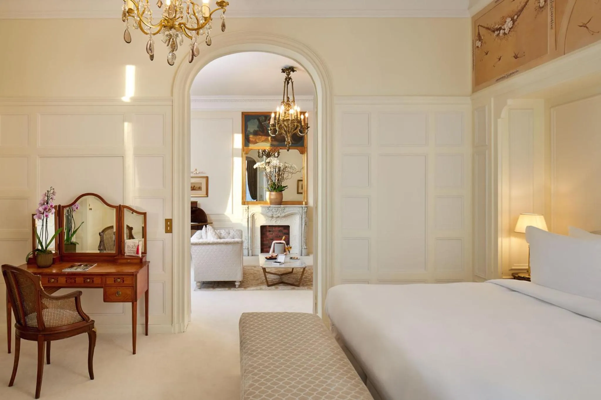 Bedroom in Hôtel Raphael