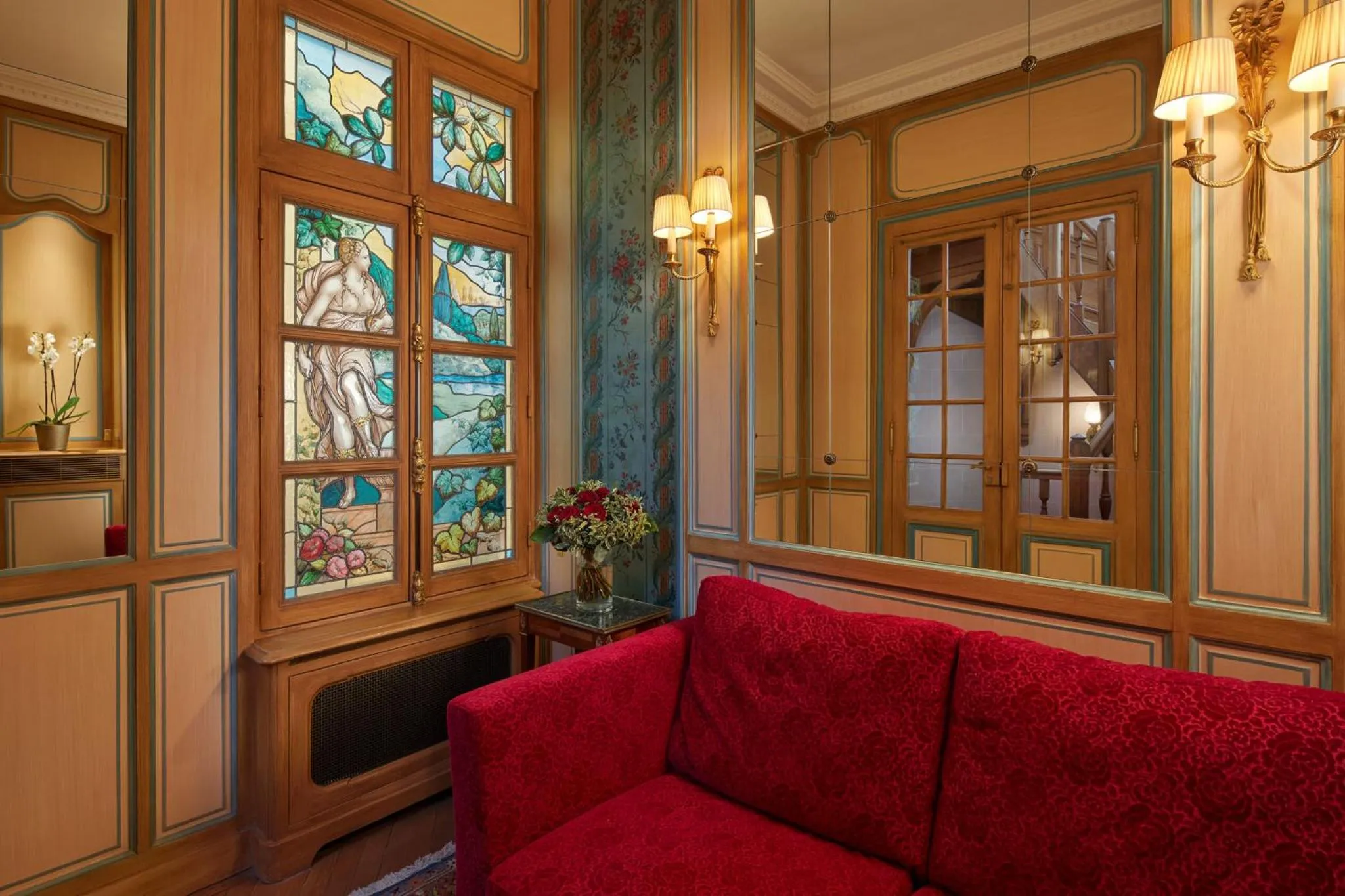 Seating area in Hôtel Raphael
