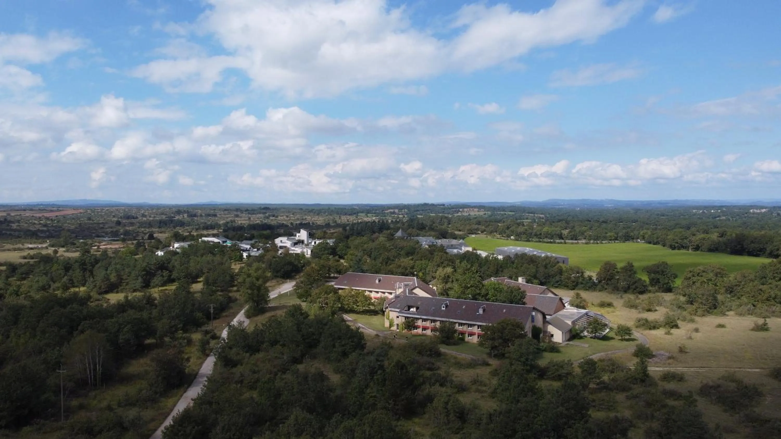 Property building in Hôtel Causse Comtal Rodez, The Originals Relais