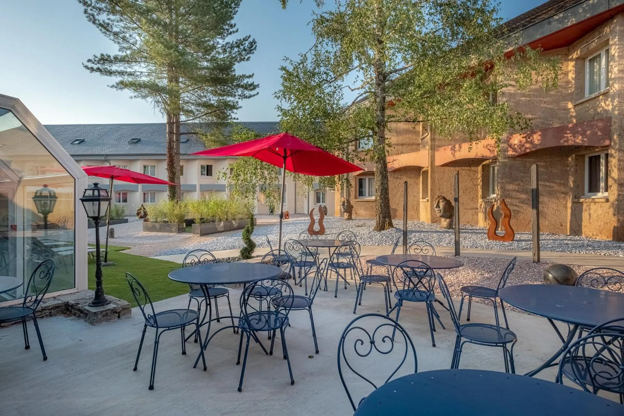 Patio in Hôtel Causse Comtal Rodez, The Originals Relais