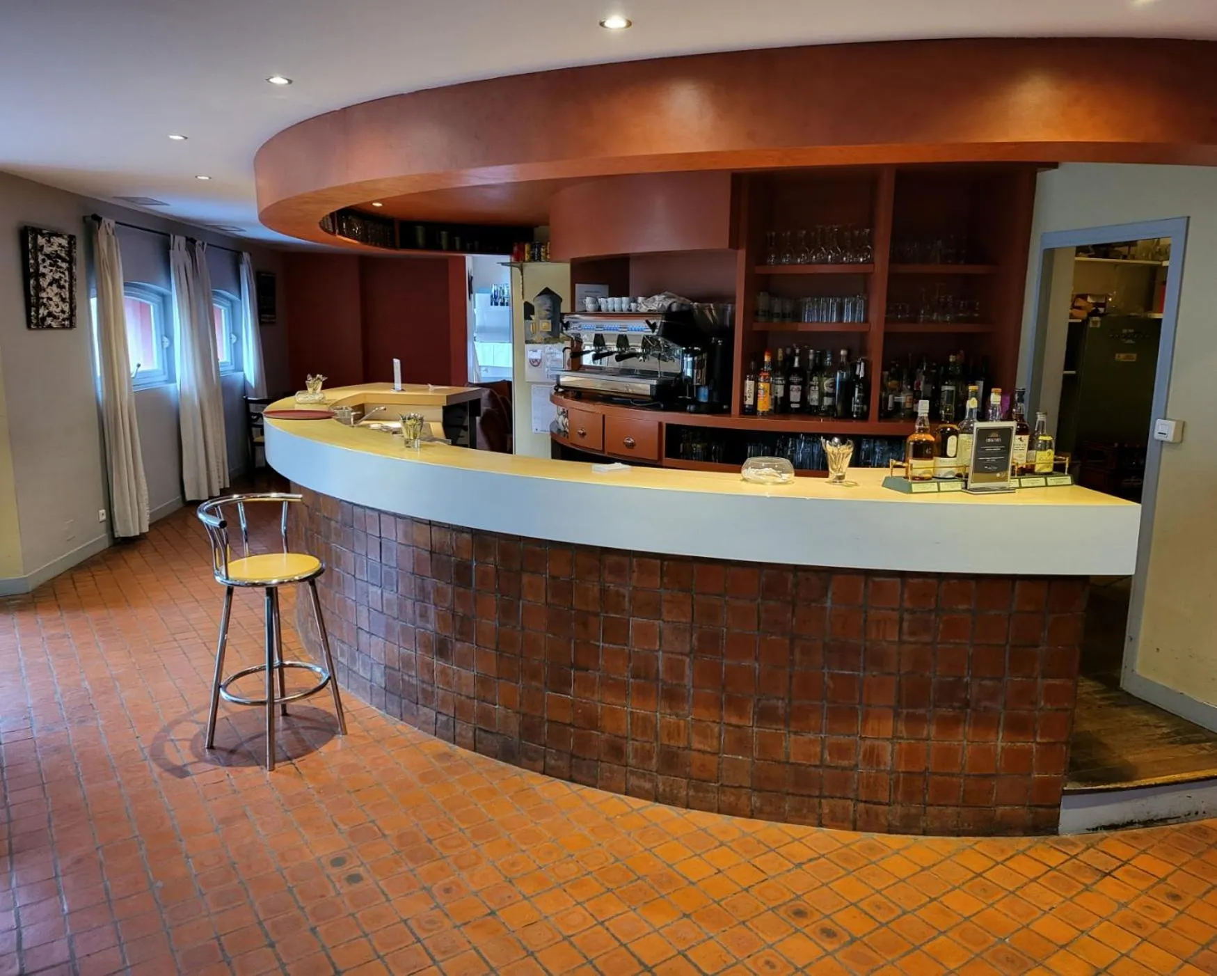 Lounge or bar in Hôtel Causse Comtal Rodez, The Originals Relais