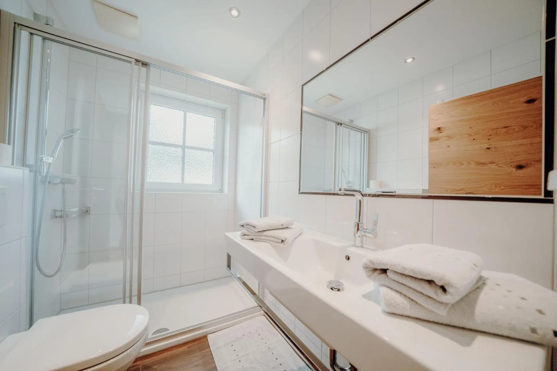 Bathroom in Frühstückspension Friedheim