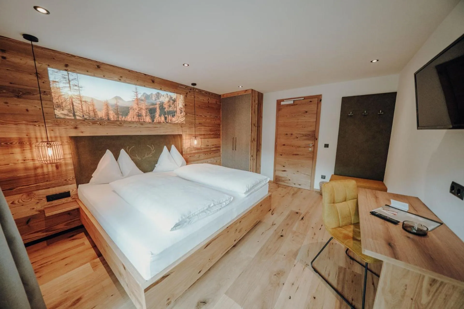 TV and multimedia, Bed in Frühstückspension Friedheim