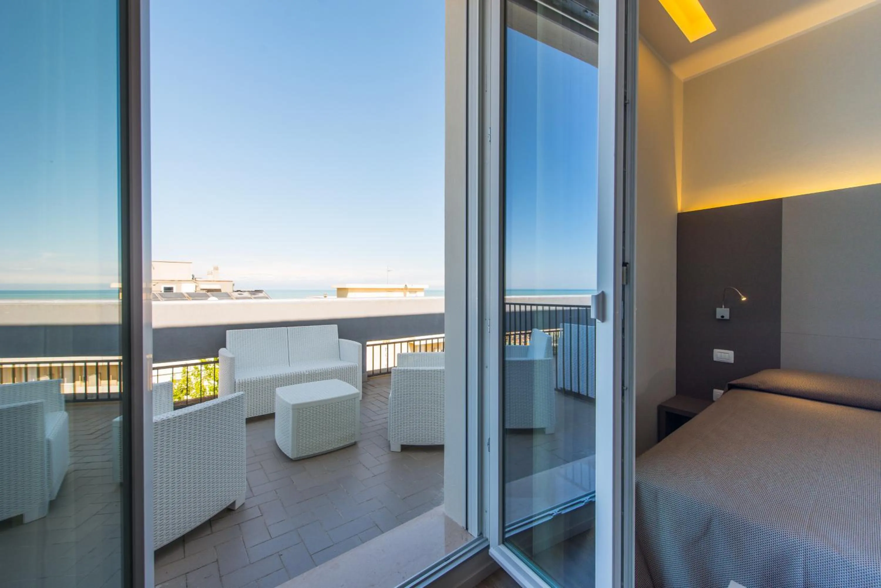 Photo of the whole room, Bed in Hotel 2000