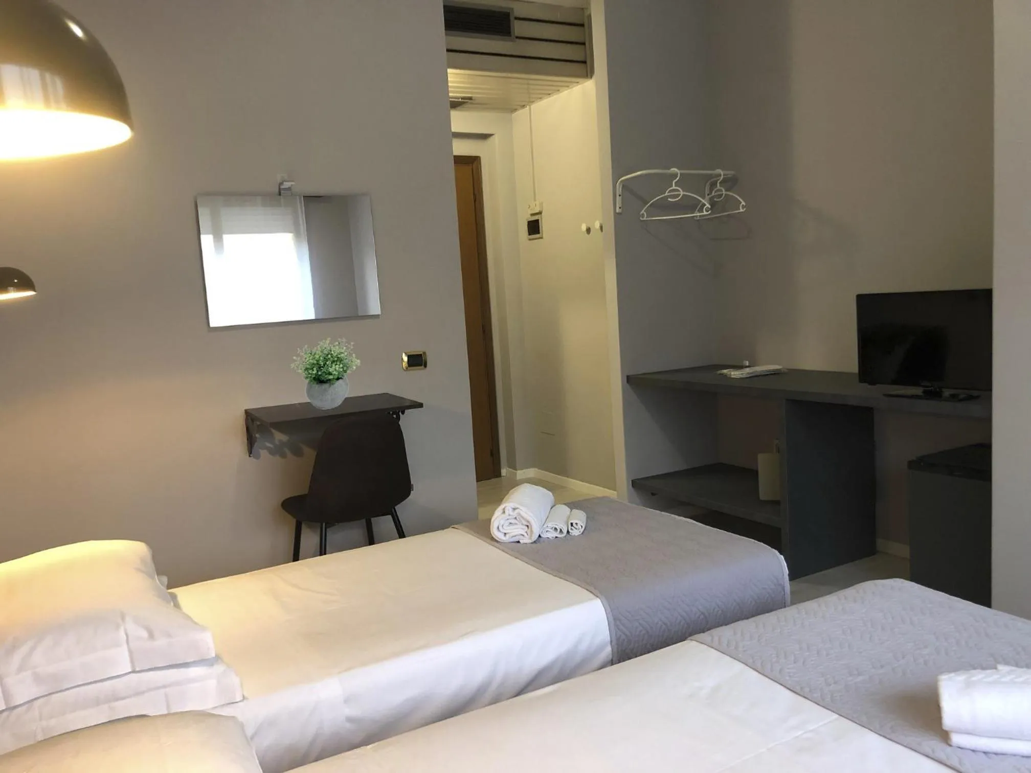 Bed in Hotel Brianza