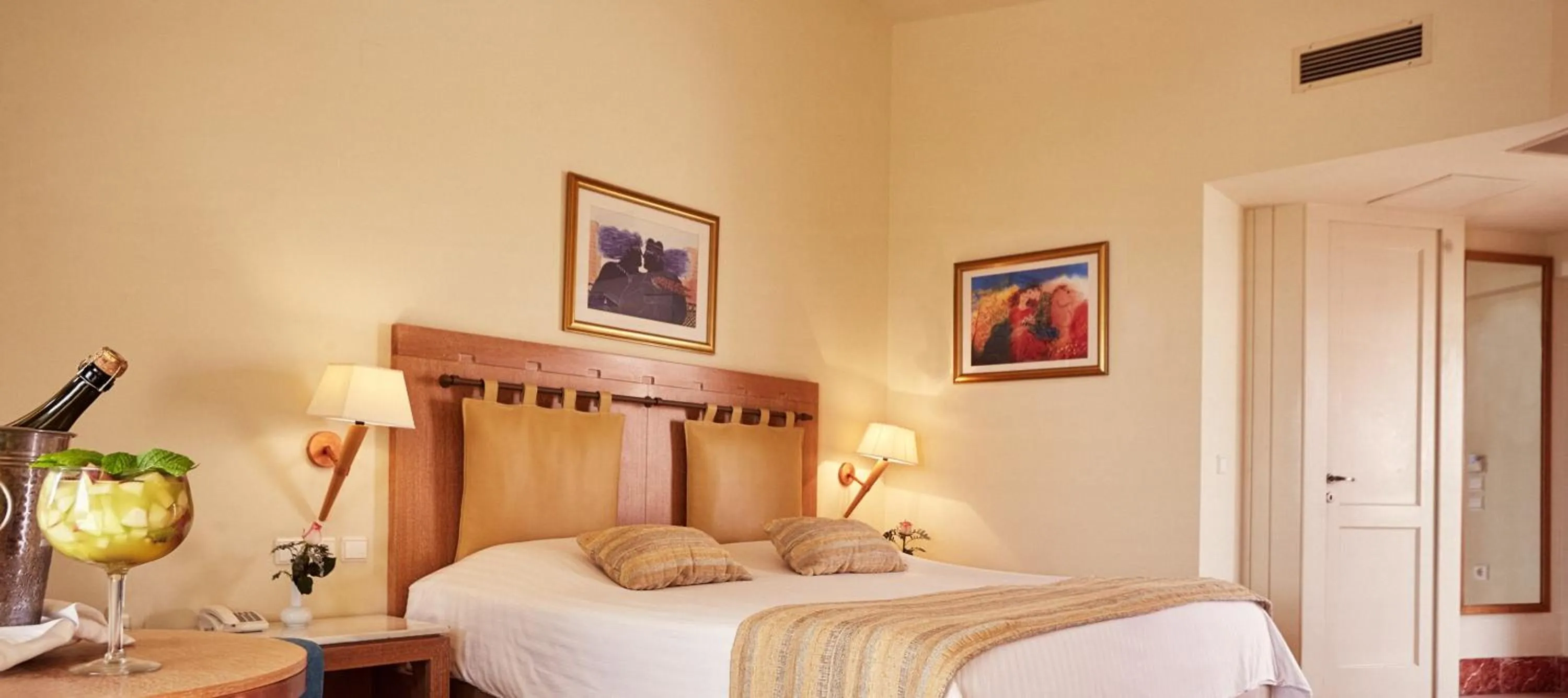 Bed in Giannoulis - Santa Marina Plaza (Adults Only)