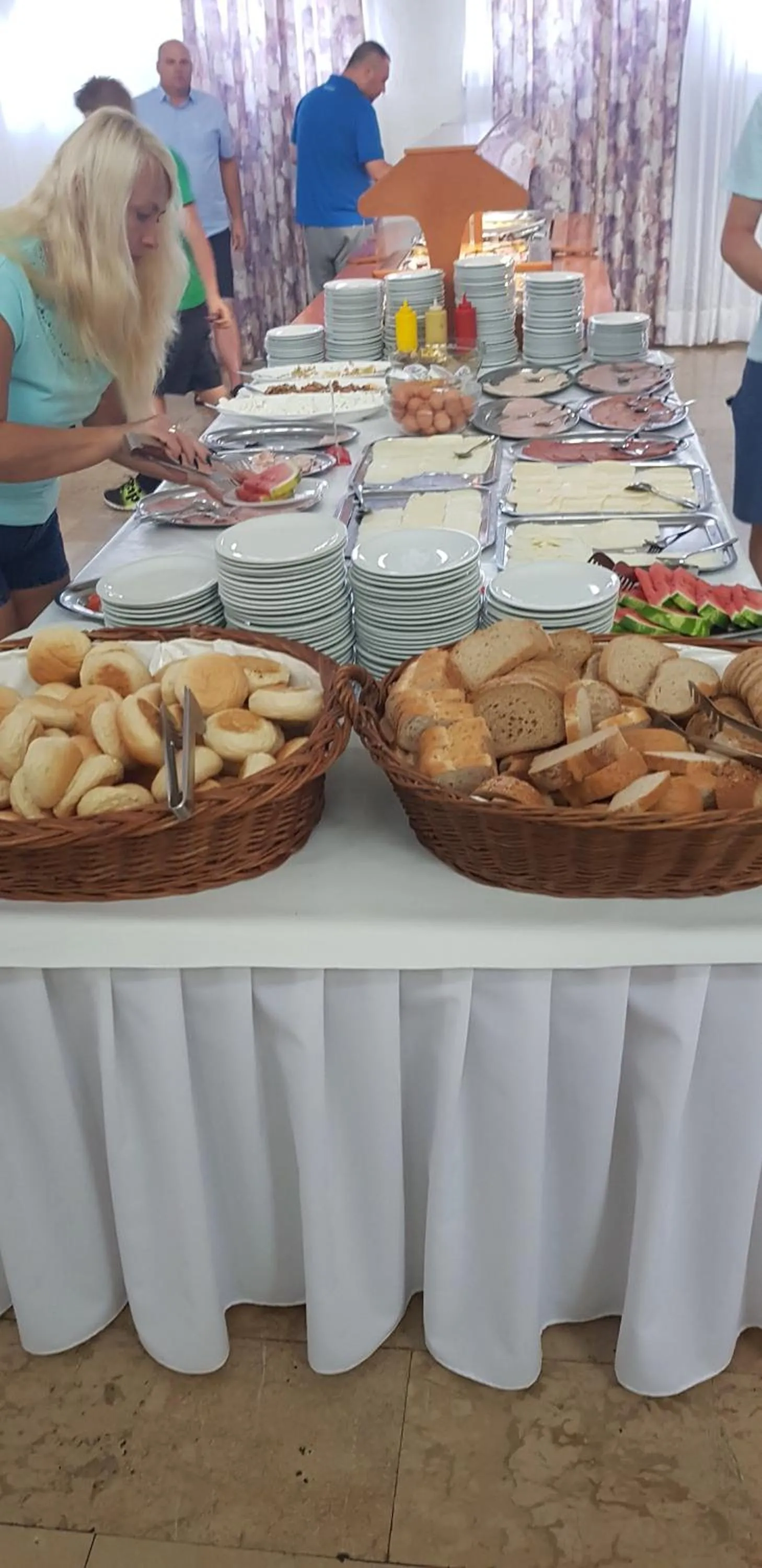 Buffet breakfast in Hotel Zenit Neum