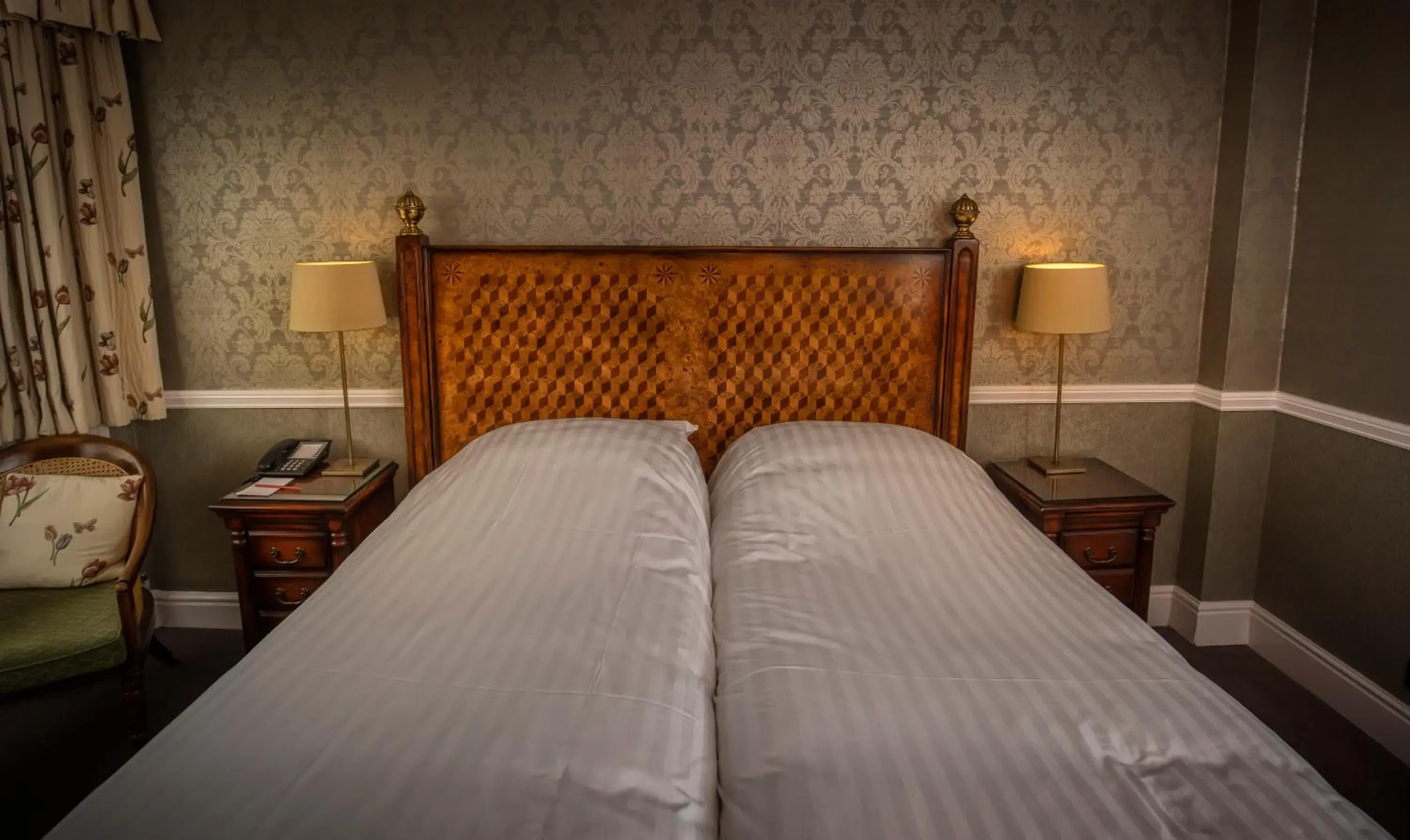 Large Twin Room in Dunoon Hotel Large Twin Room in Dunoon Hotel