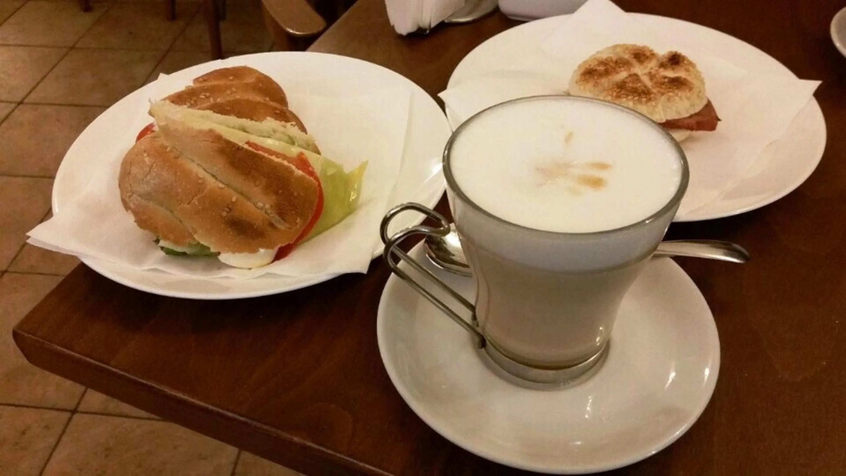 Italian breakfast in Piazza Paradiso Accommodation