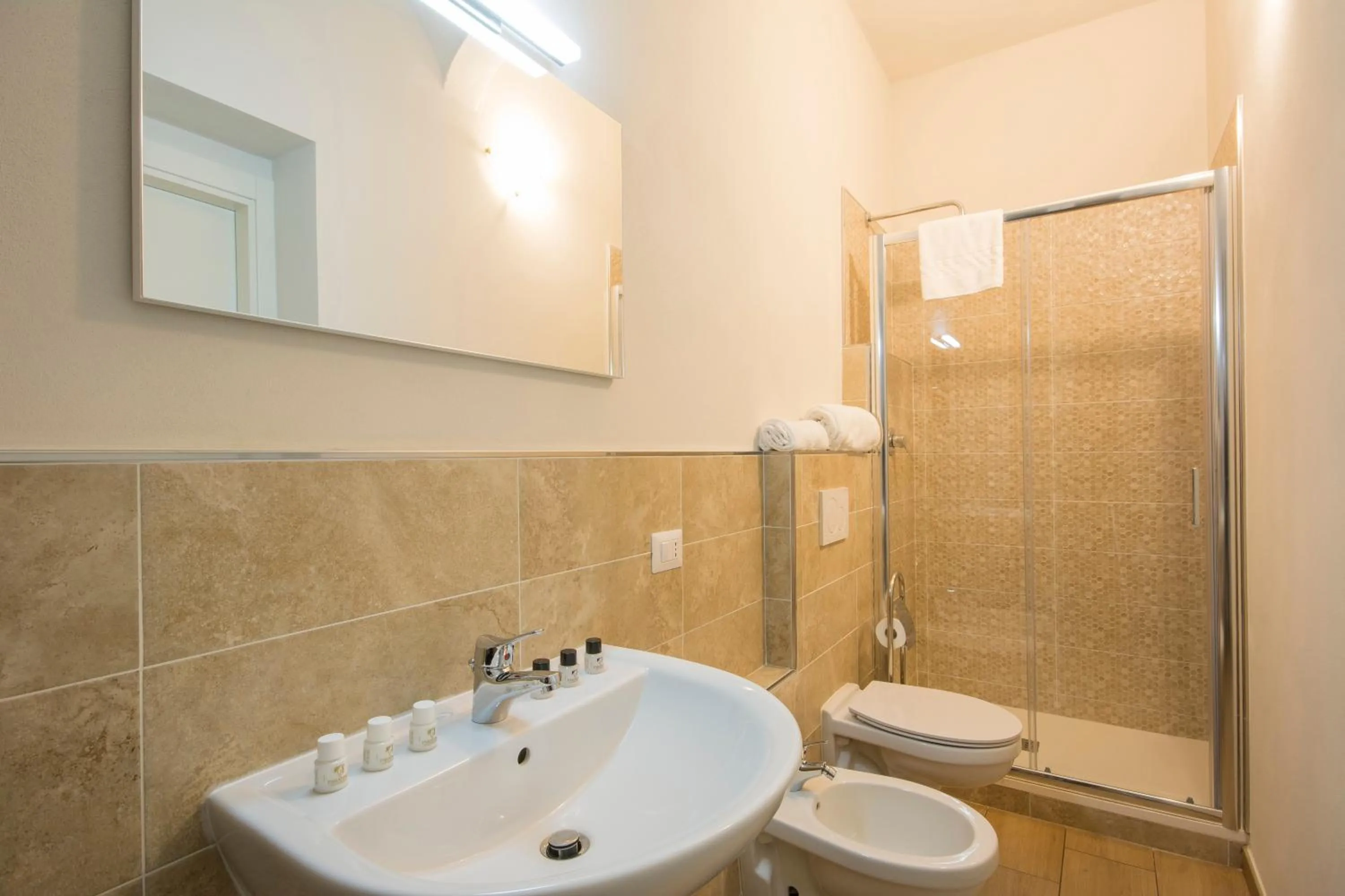 Bathroom in Piazza Paradiso Accommodation