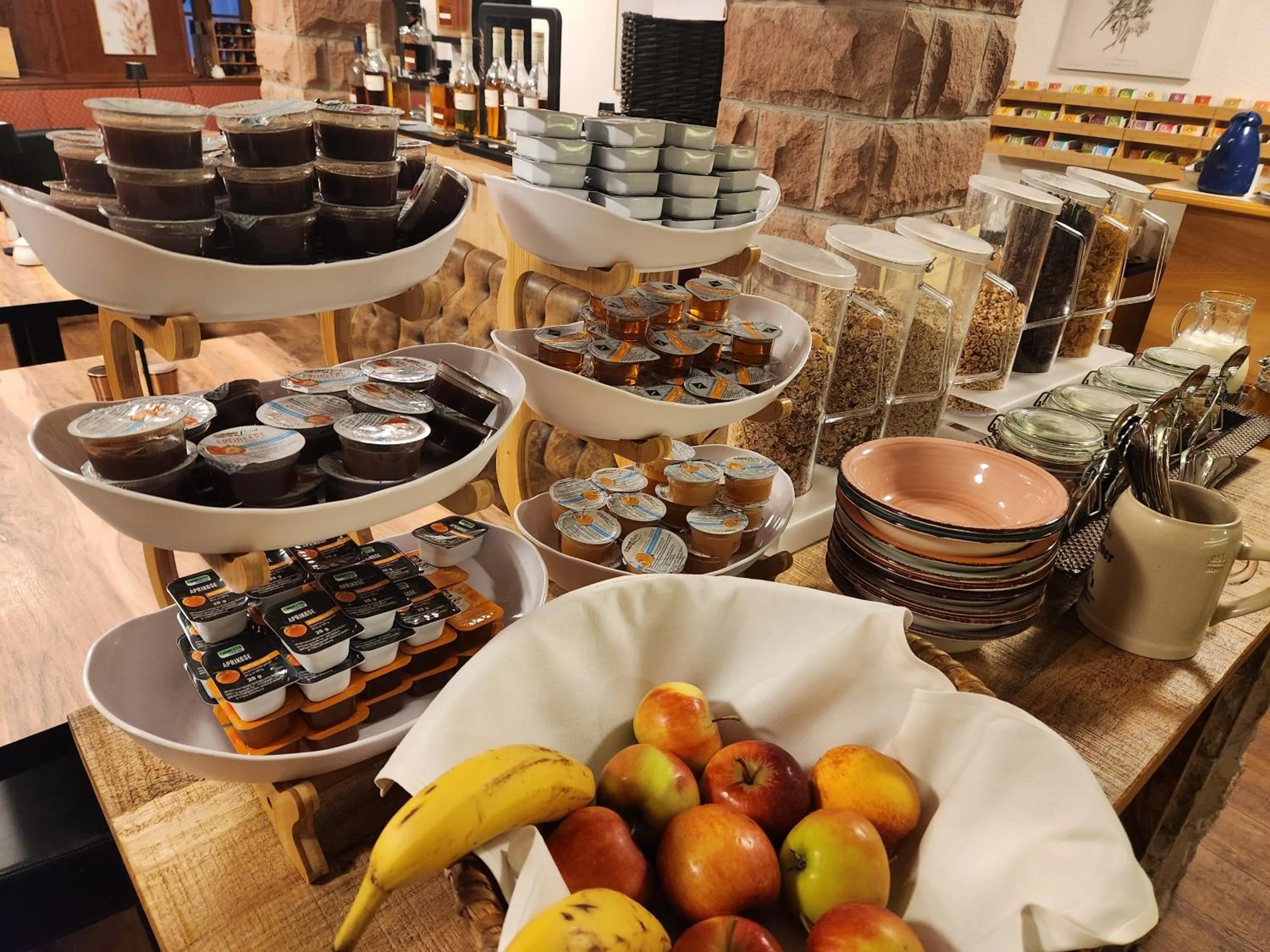 Buffet breakfast in Hotel Rose Heidelberg inklusive Frühstück, Saunanutzung und Parkplätze nach Verfügbarkeit