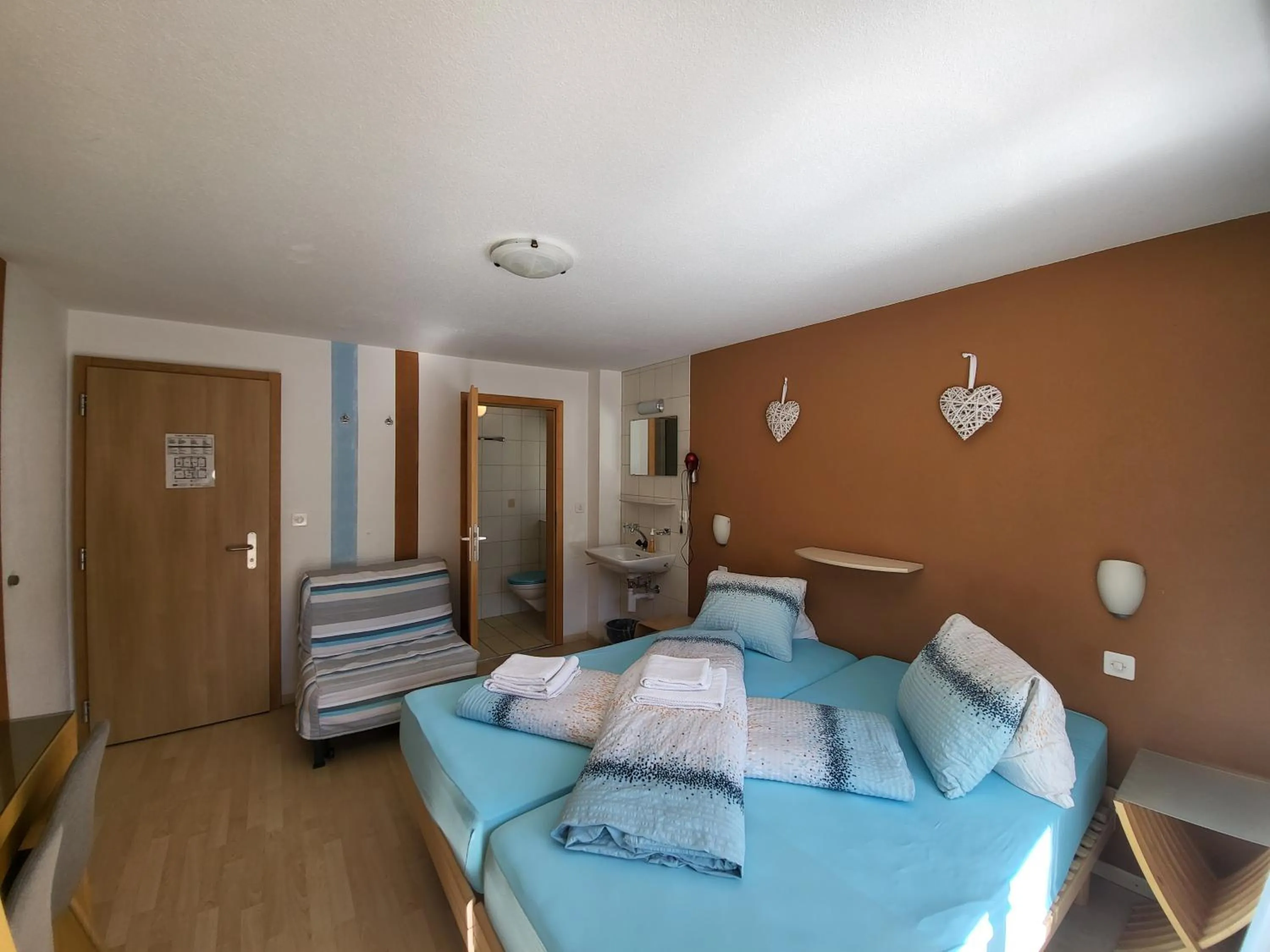 Photo of the whole room, Bed in Pension Heino