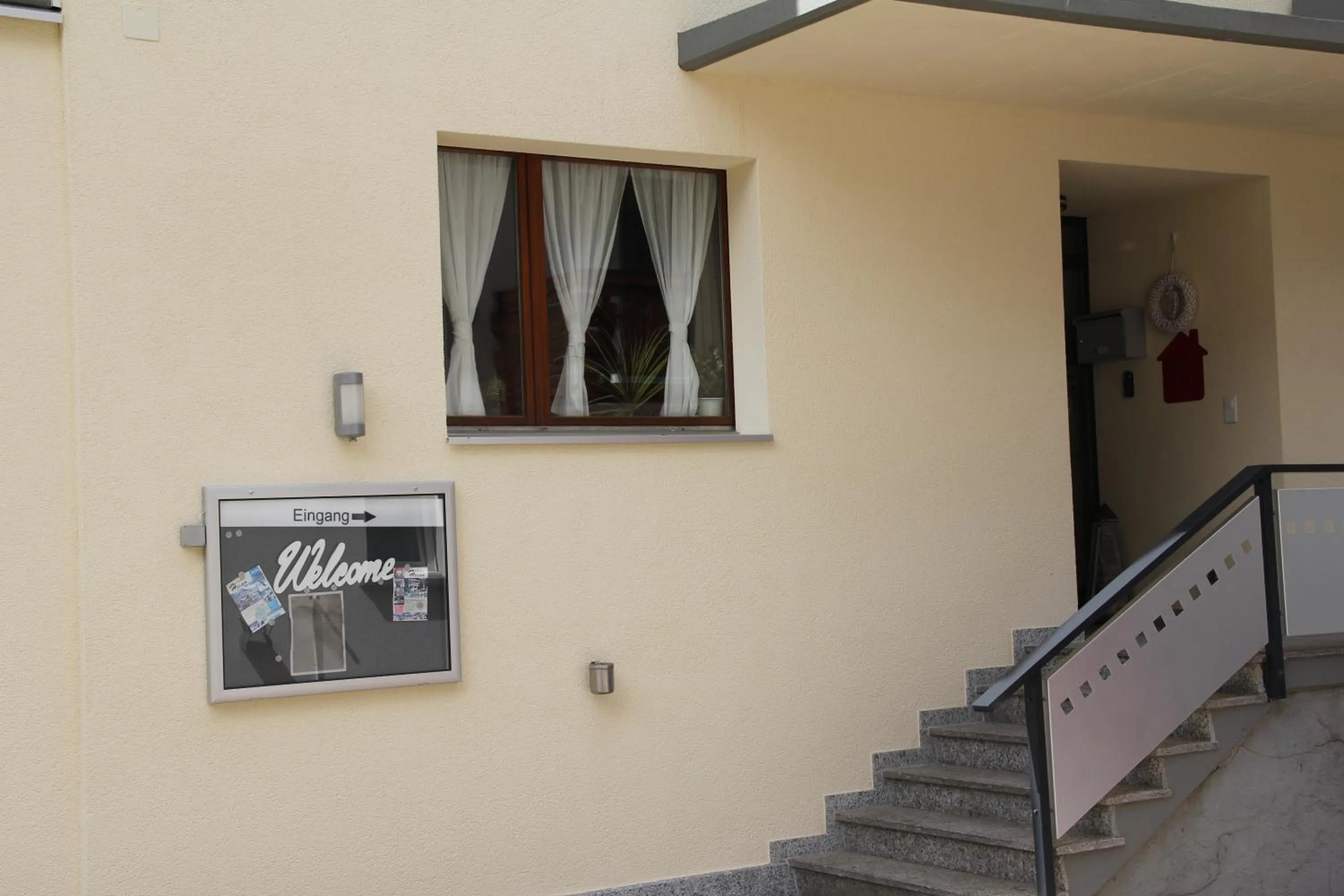 Facade/entrance in Pension Heino