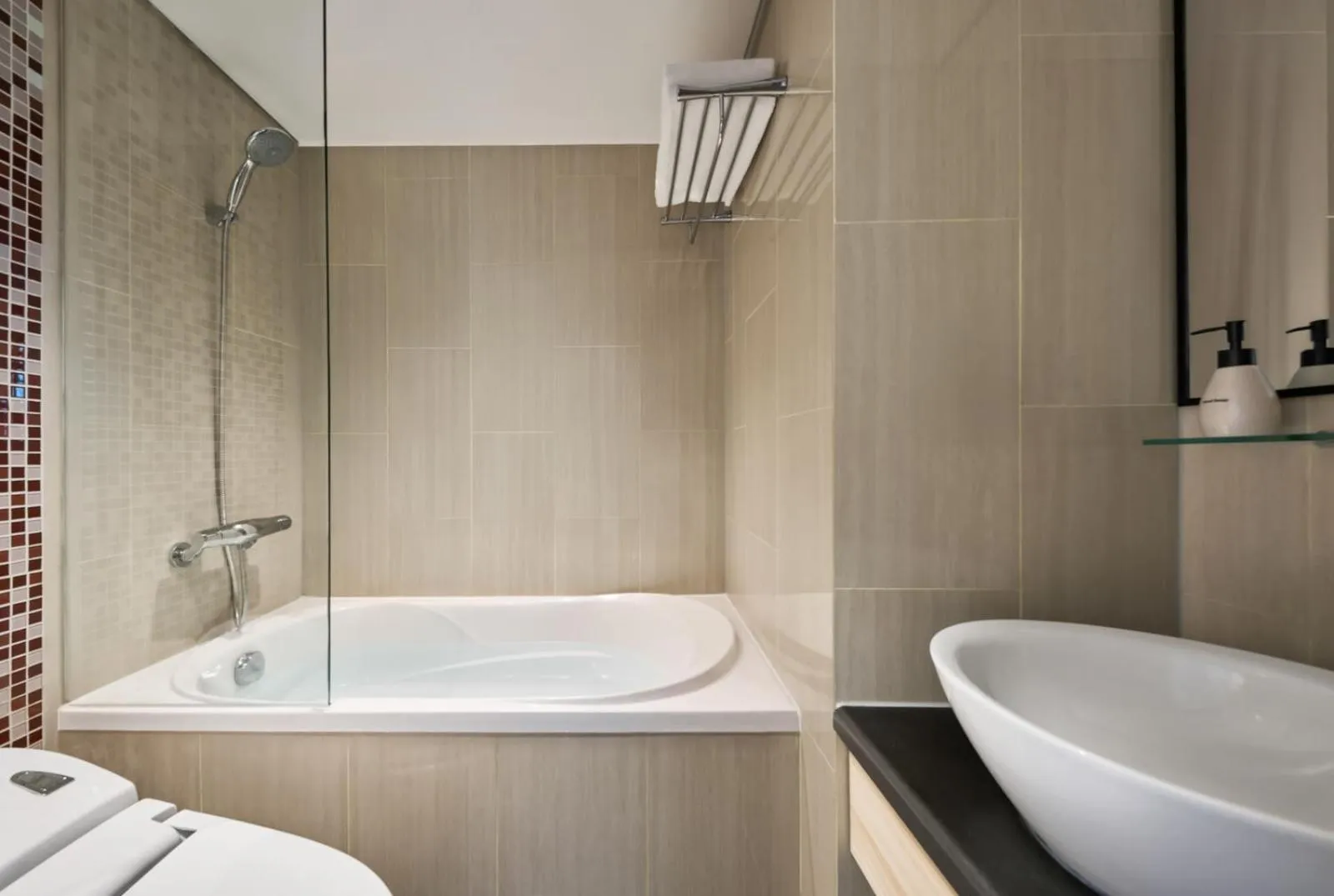 Bath in M Village Hotel Kim Mã