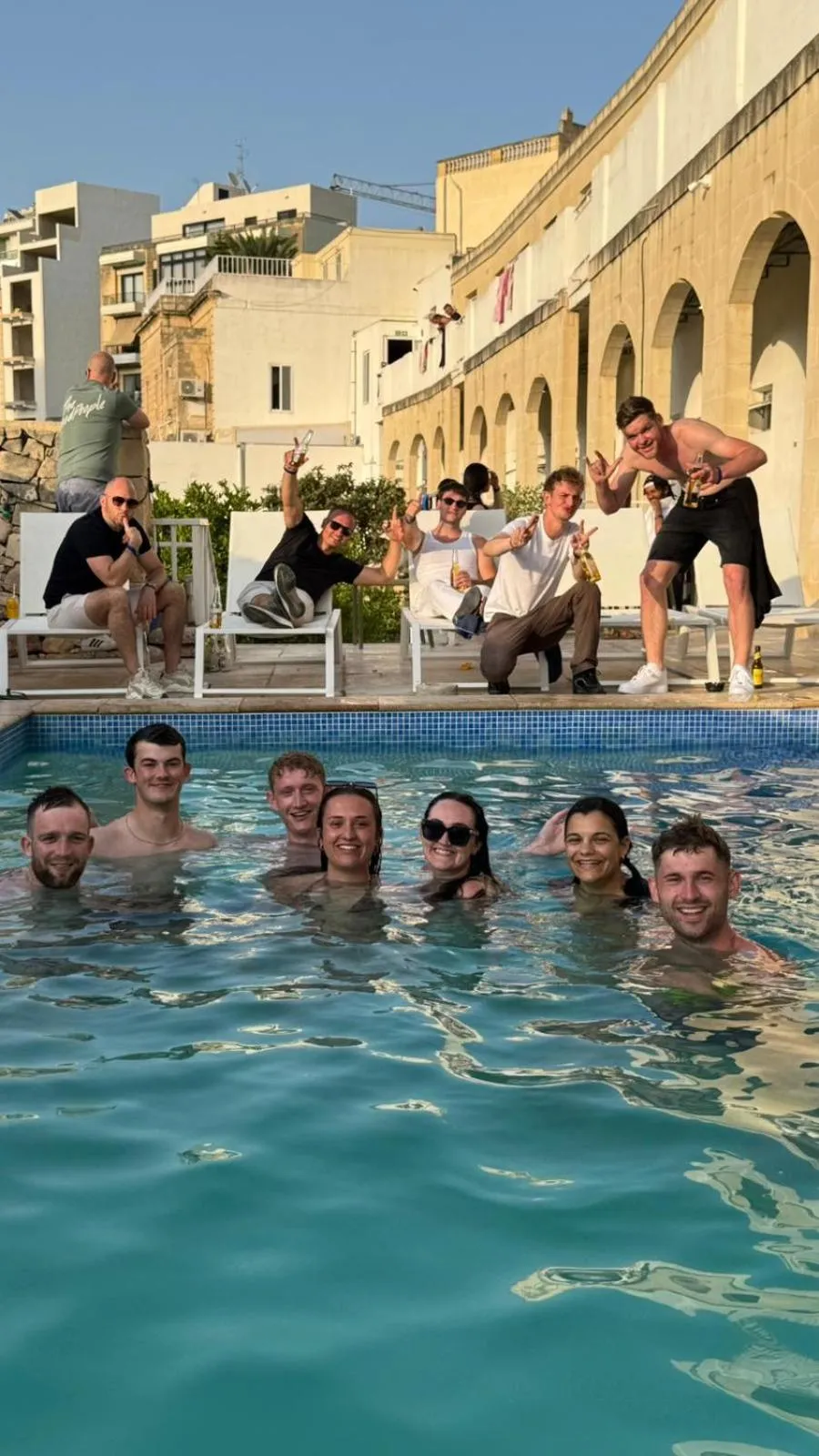 Follow the Sun Boutique Hostel - Pool, Breakfast & Sea Views