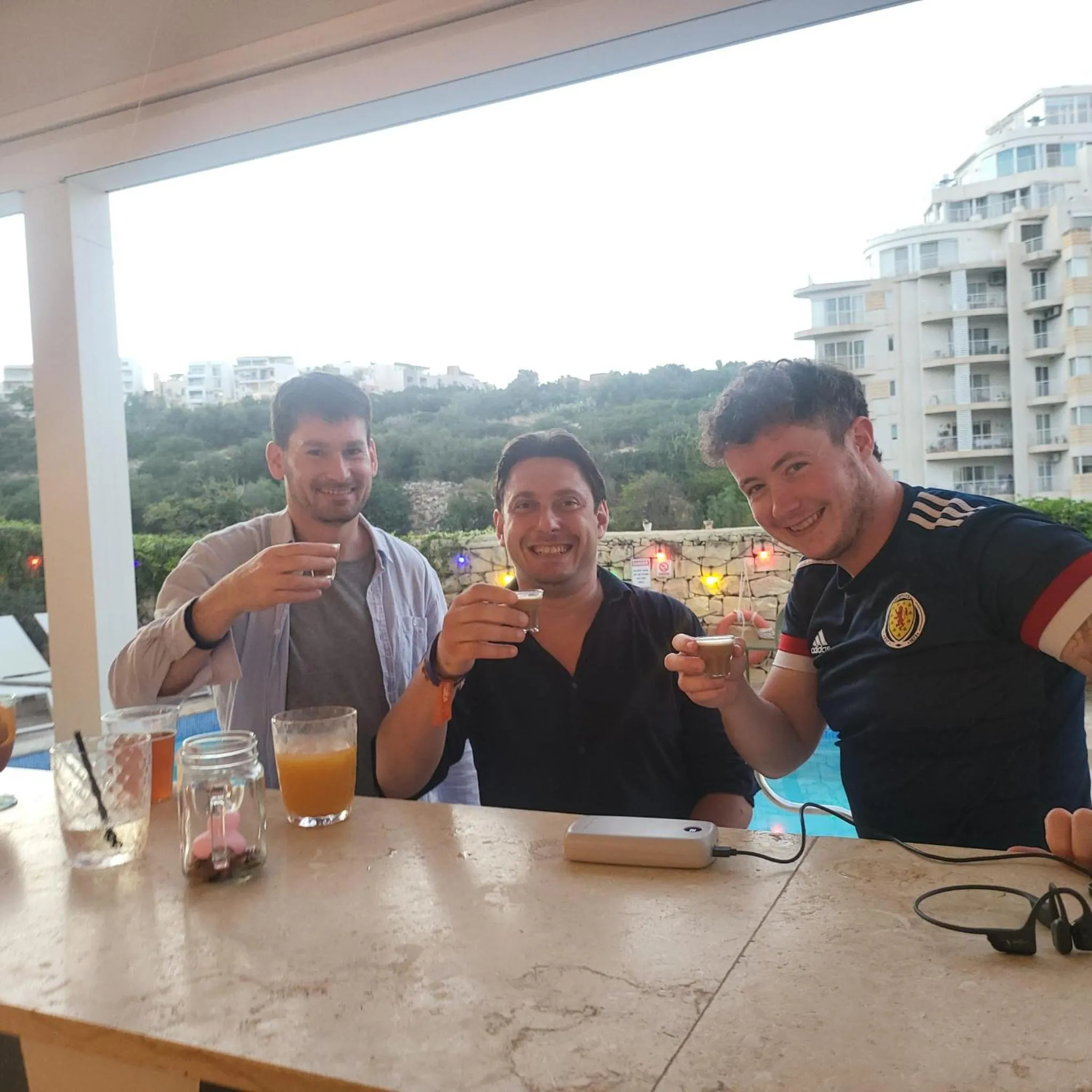 Follow the Sun Boutique Hostel - Pool, Breakfast & Sea Views