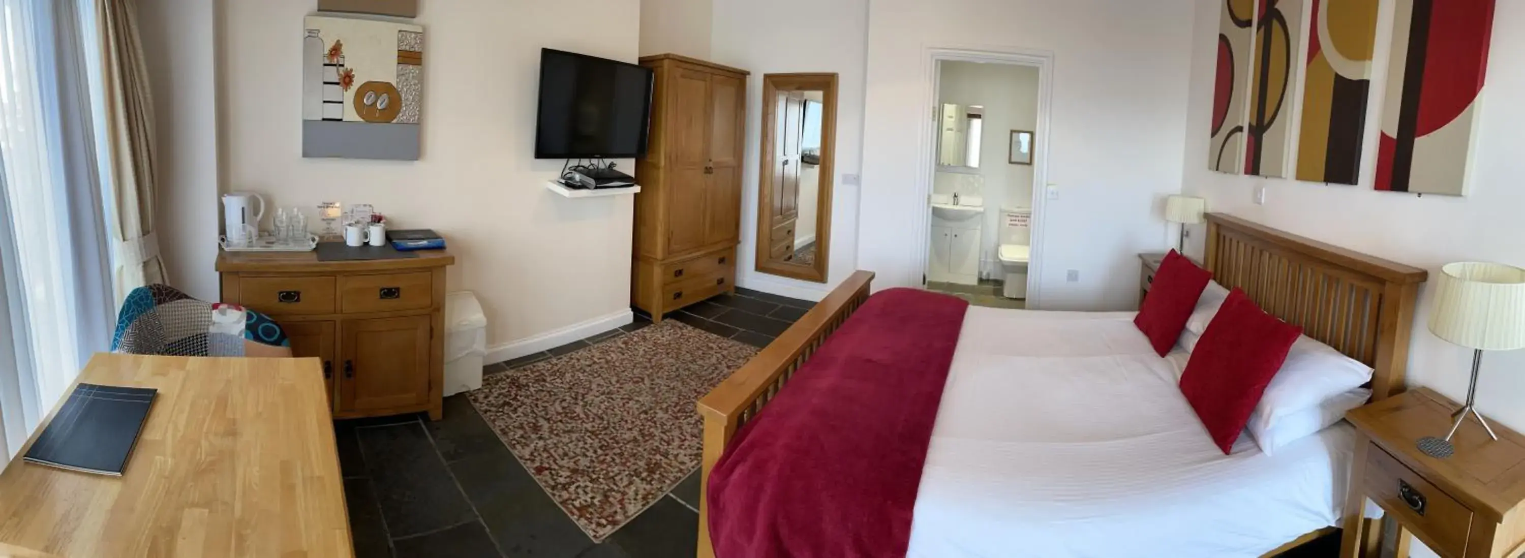 Deluxe Double Room with Sea View in Sawyers Bed and Breakfast Deluxe Double Room with Sea View in Sawyers Bed and Breakfast