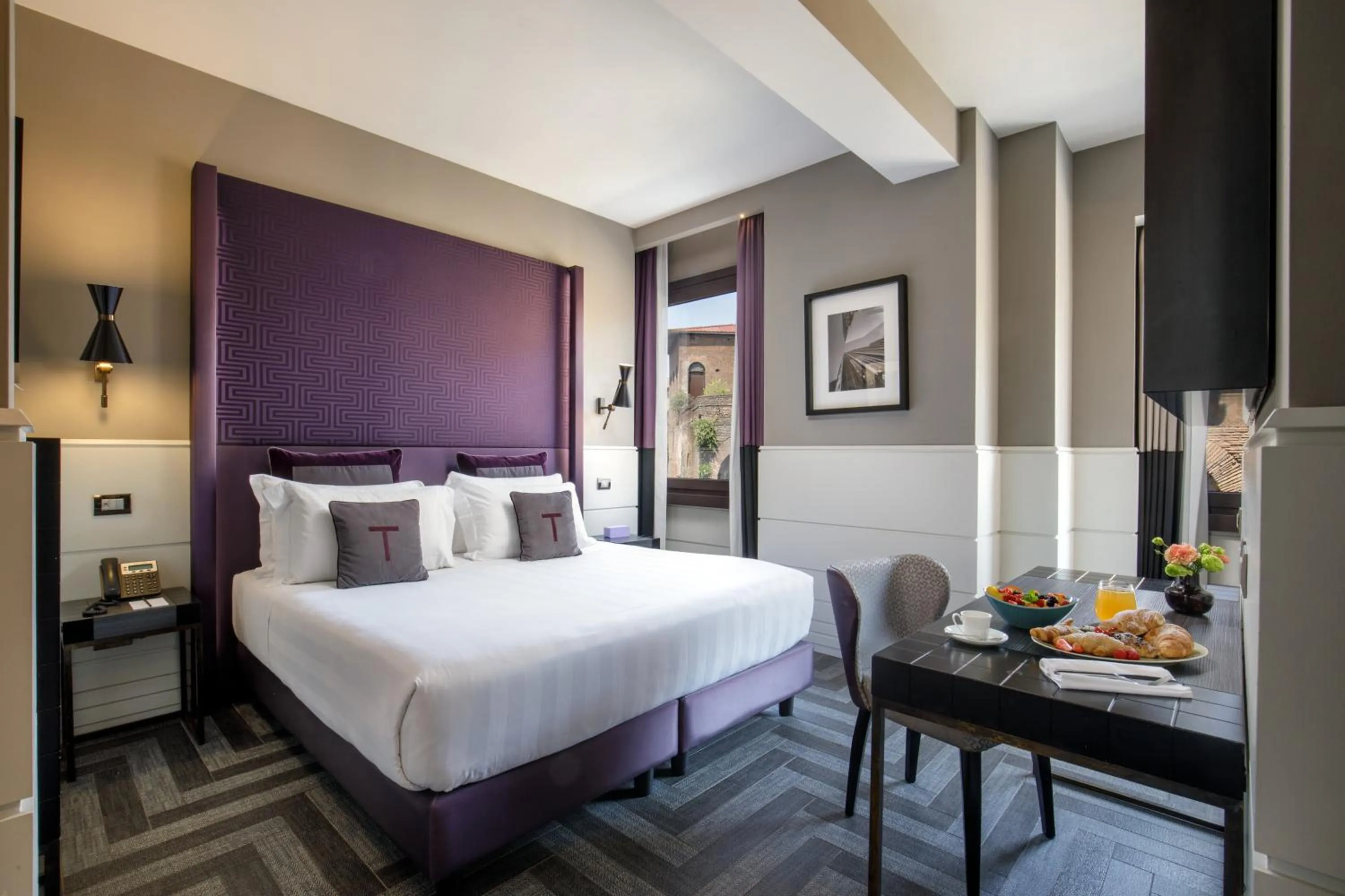 Photo of the whole room, Bed in The Tribune, part of JdV by Hyatt