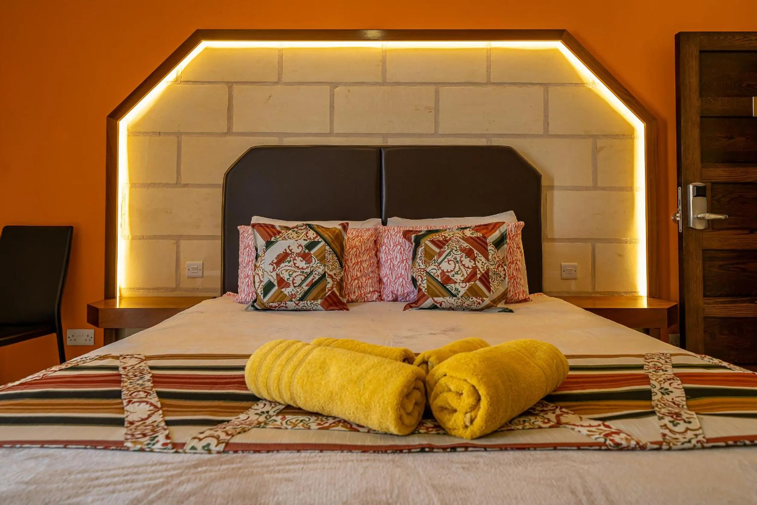 Bed in Il-Logga Boutique Hotel