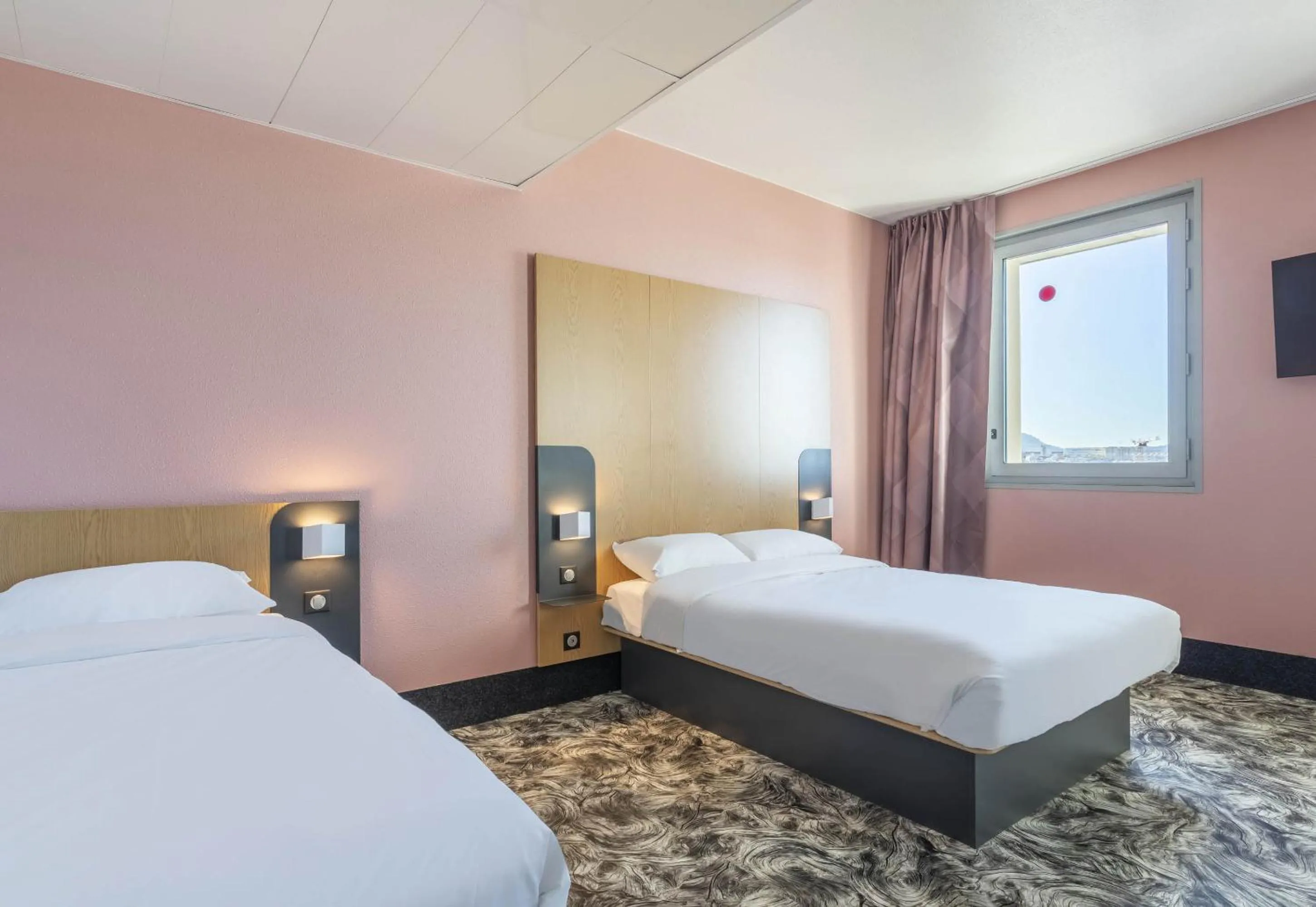 Bedroom, Bed in B&B HOTEL Marseille Les Ports