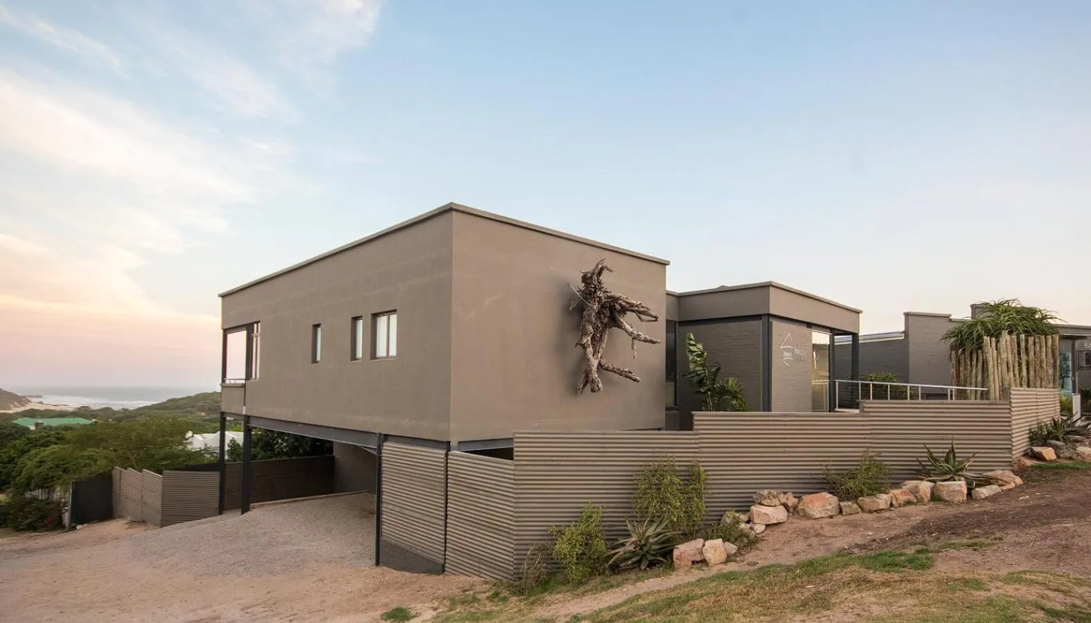 Facade/entrance in The House Quarters