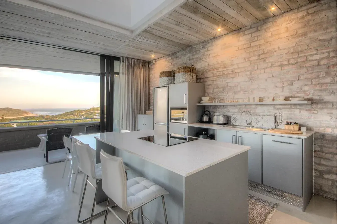 Suite in The House Quarters Suite in The House Quarters