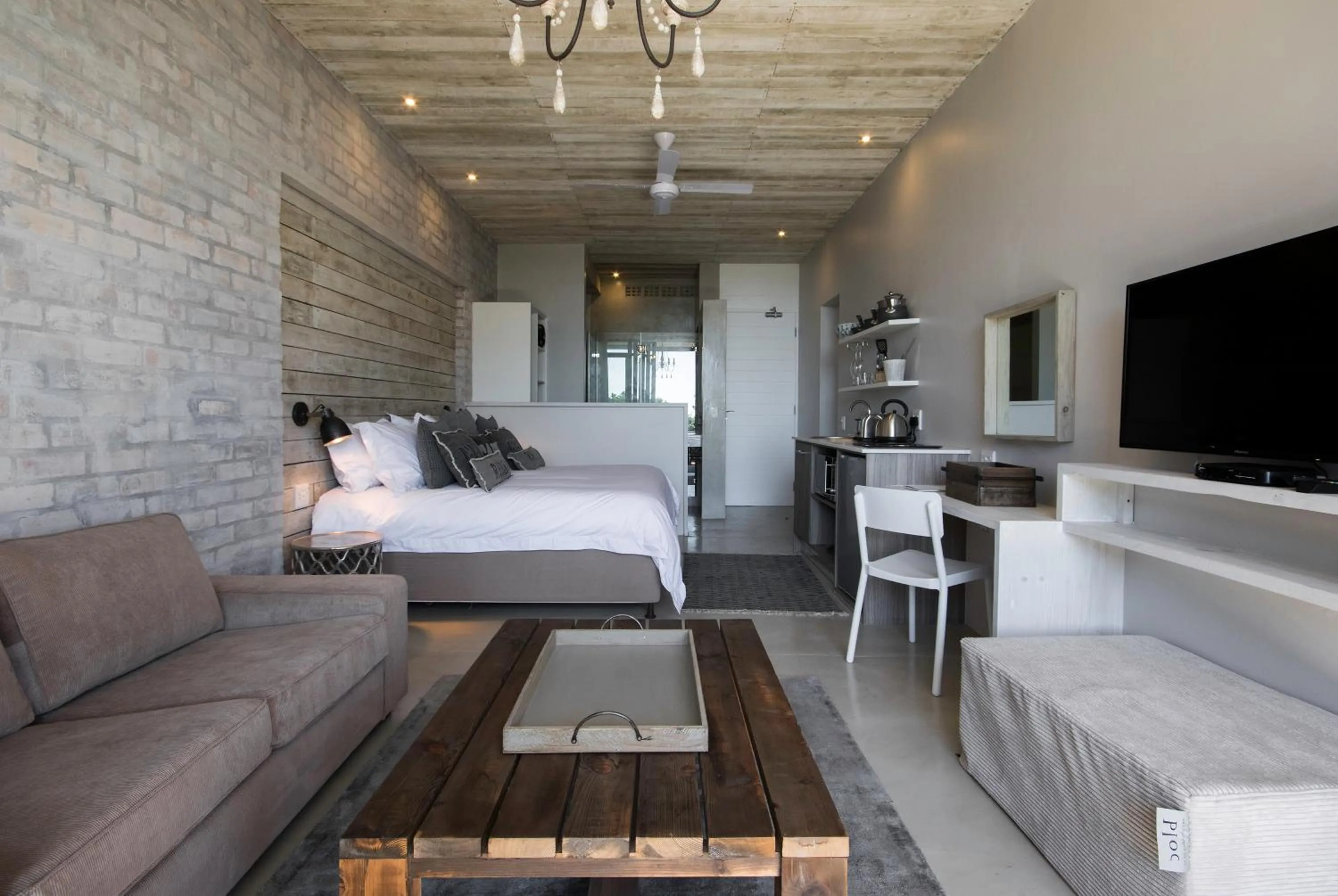 Shower, Bed in The House Quarters