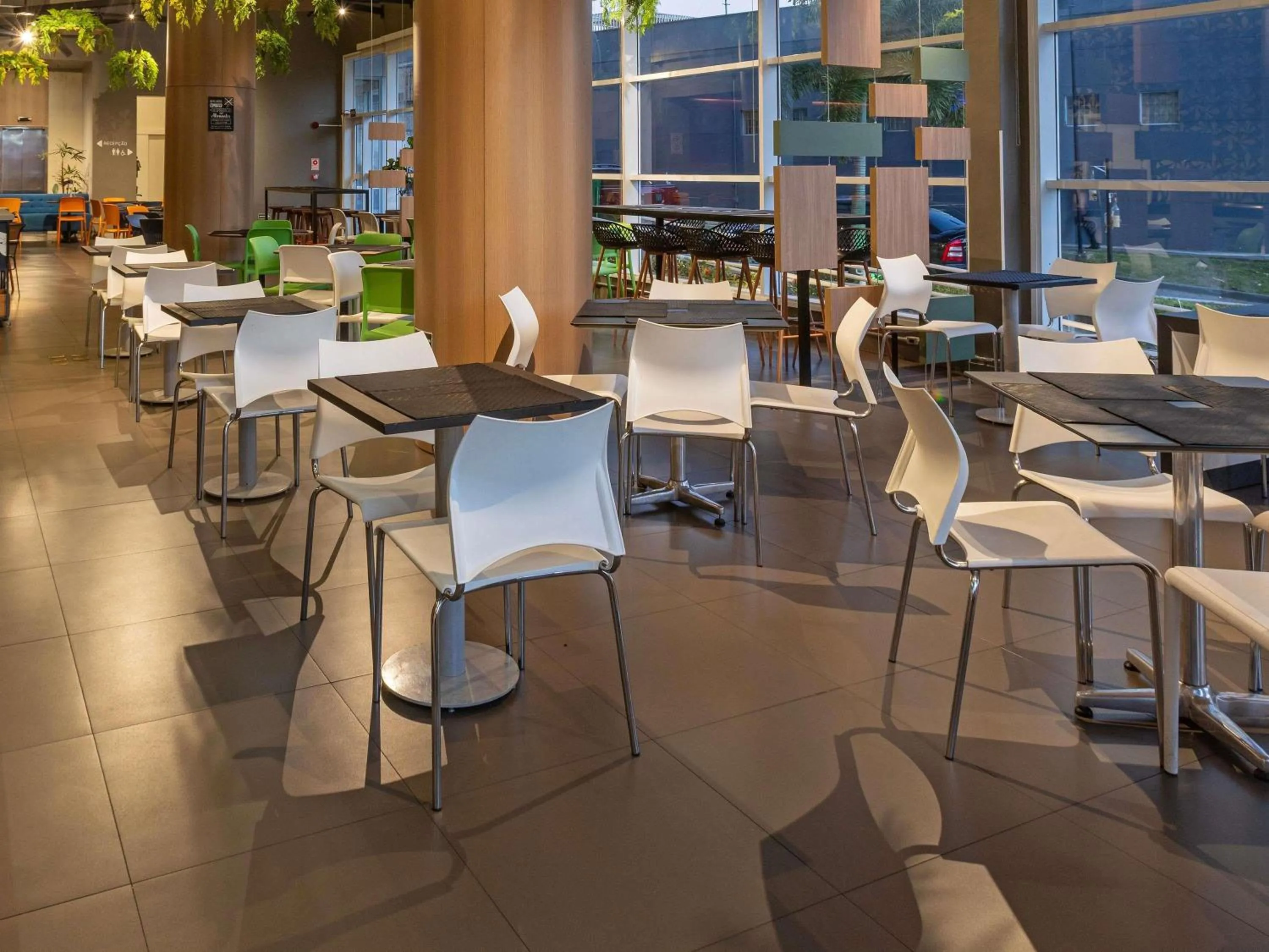 Restaurant/places to eat in Mercure Jundiai Shopping