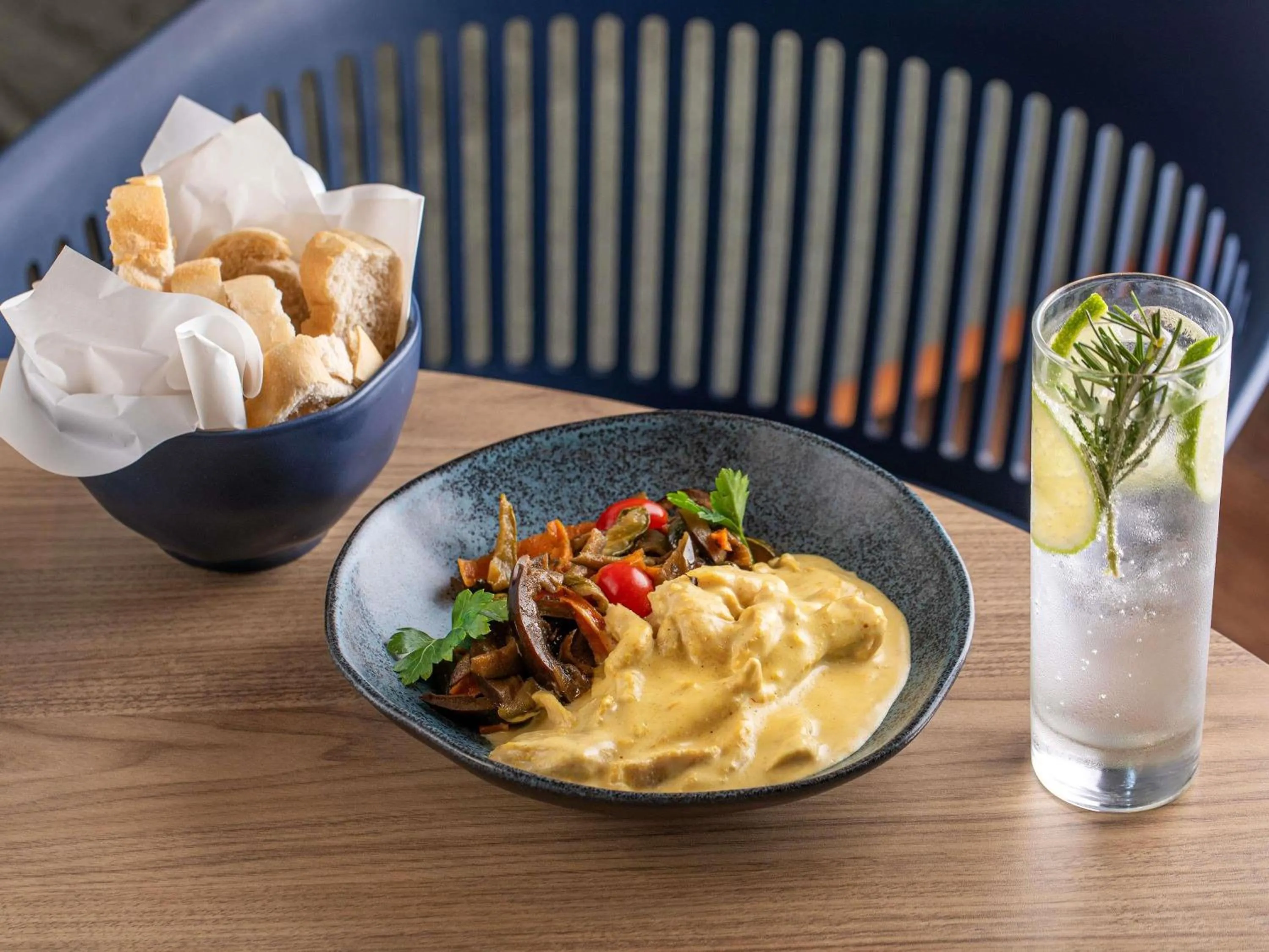 Restaurant/places to eat in Mercure Jundiai Shopping