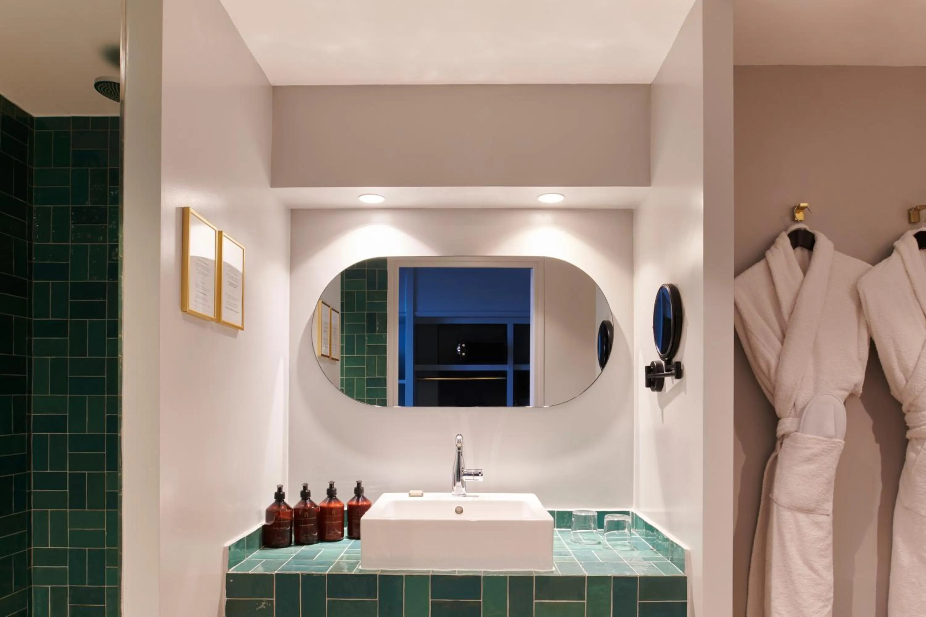 Bathroom in Maison des Ambassadeurs