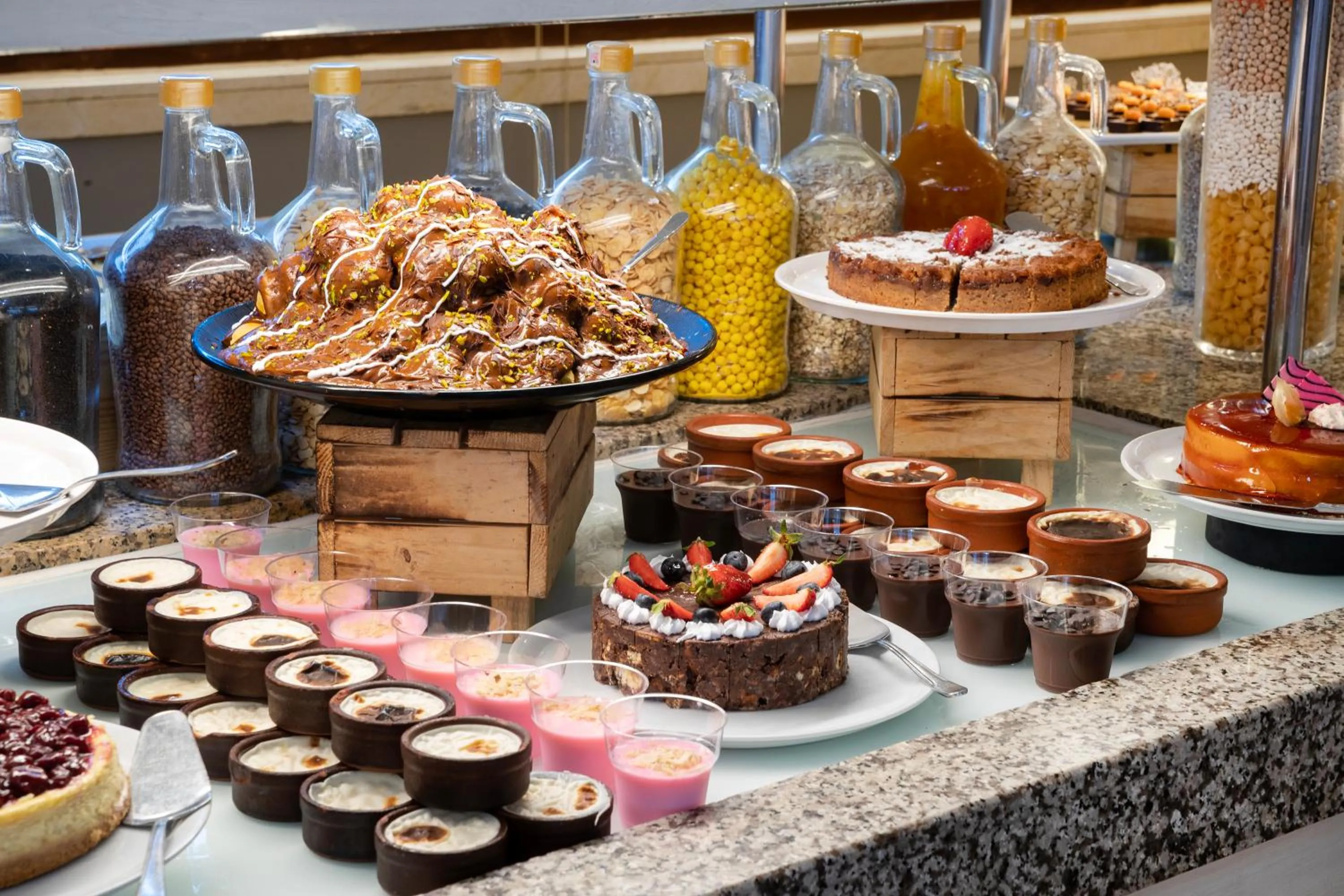 Food and drinks in Martı Myra - Ultra All Inclusive