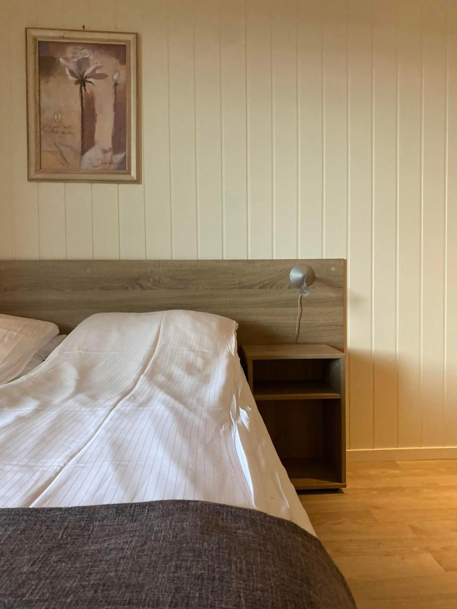 Bed in Askvoll Fjordhotell