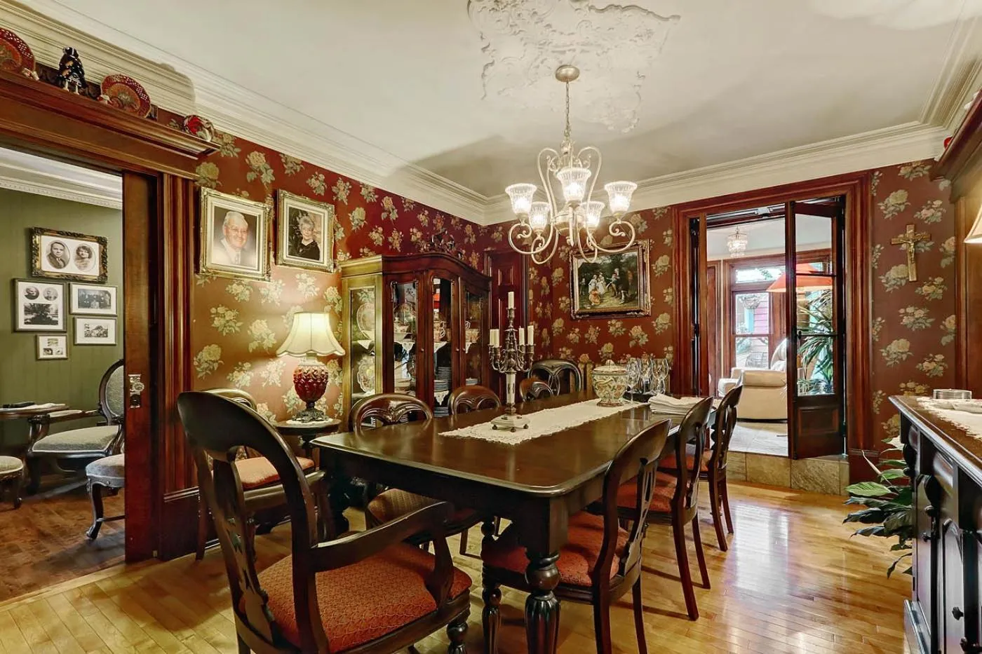 Dining area in Auberge J.A Moisan