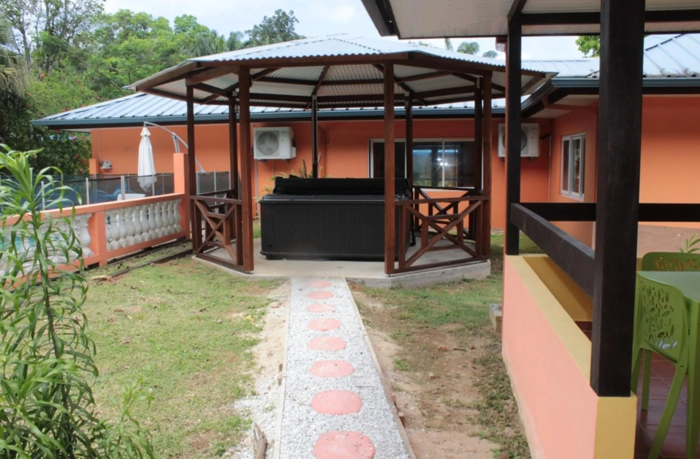 Hot Tub in Hotel L'ebene Verte