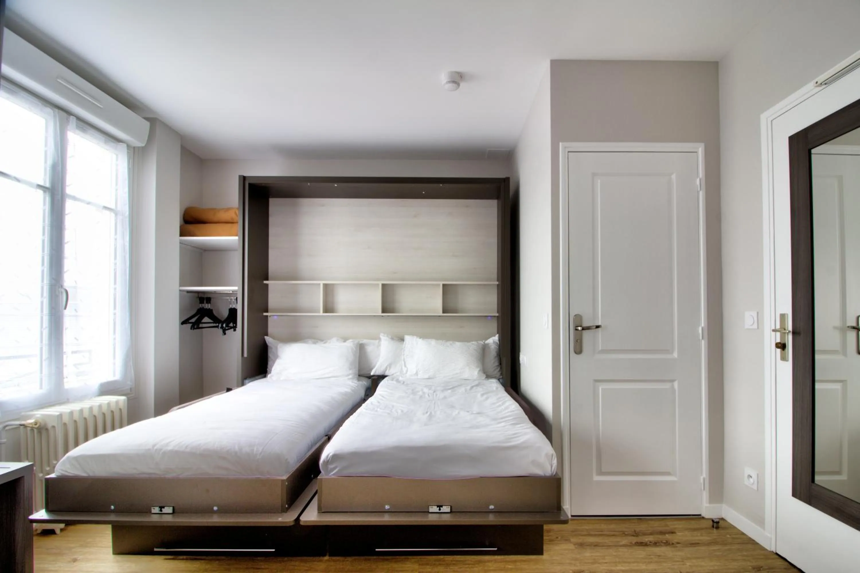 Family, Bed in Logis Hôtel Des Châteaux De La Loire